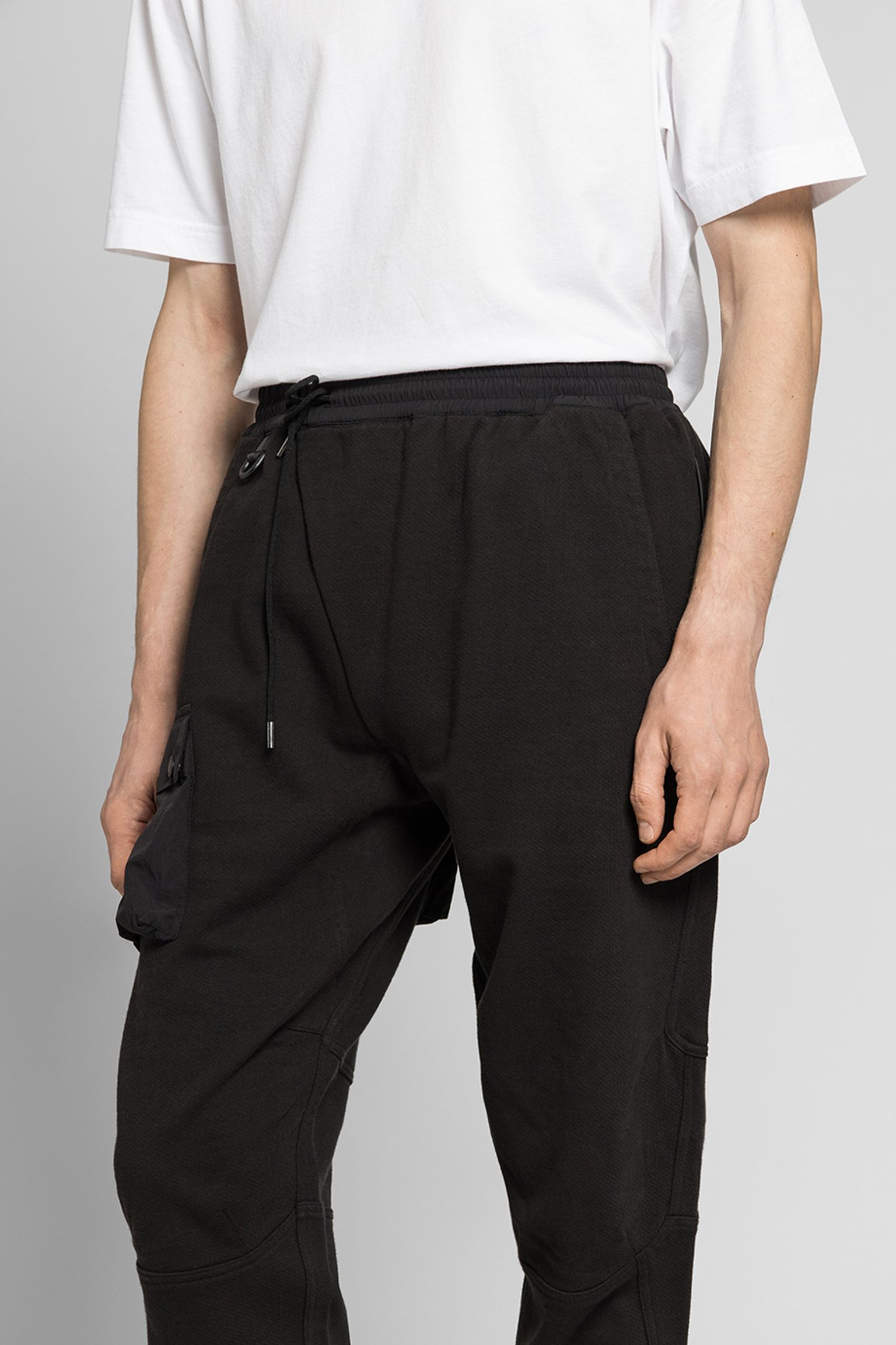 Широкий выбор Спортивные брюки MAHARISHI Asym Articulated Sweatpant