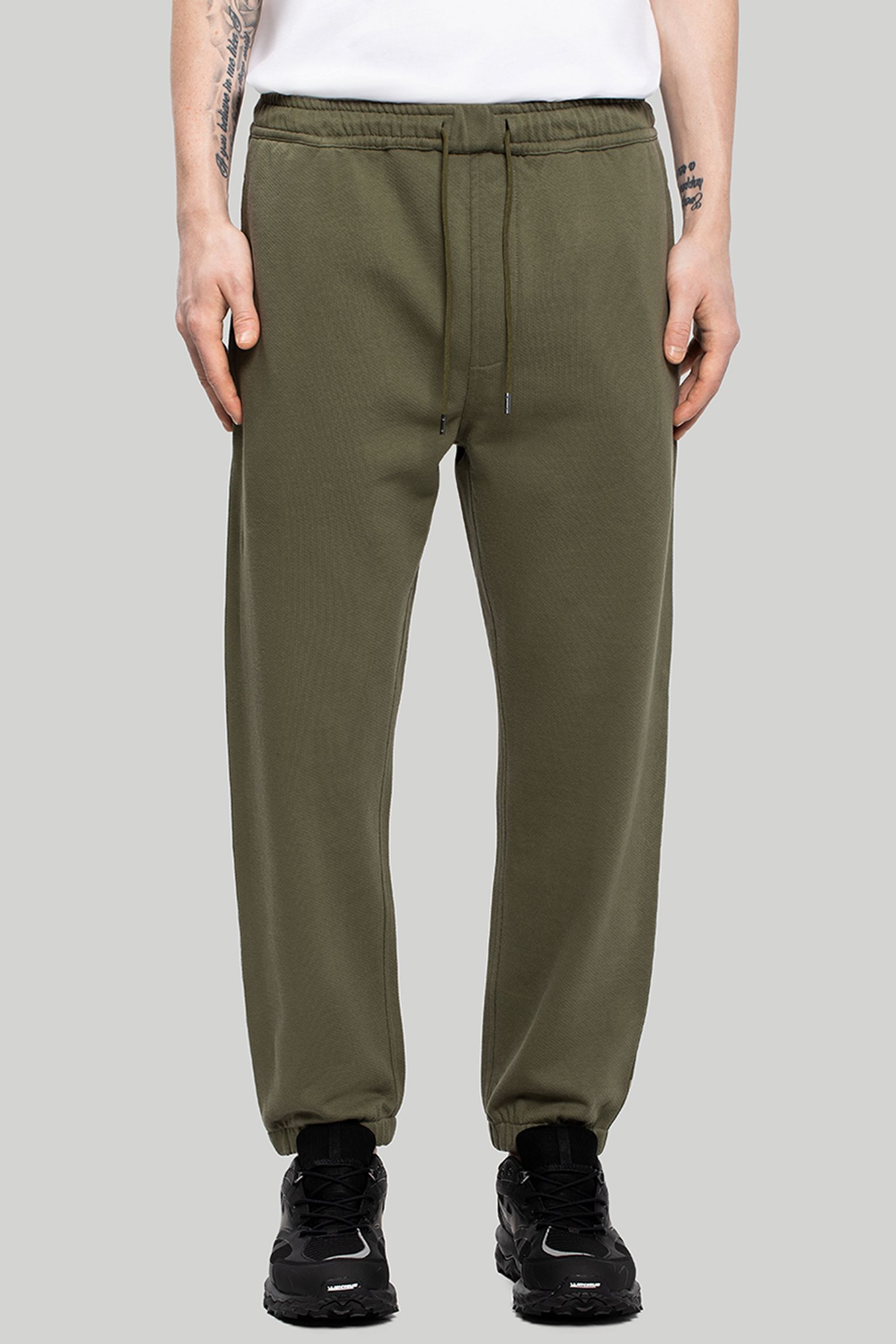 Спортивные брюки MAHARISHI Tibetan Sanskrit Sweatpants с доставкой