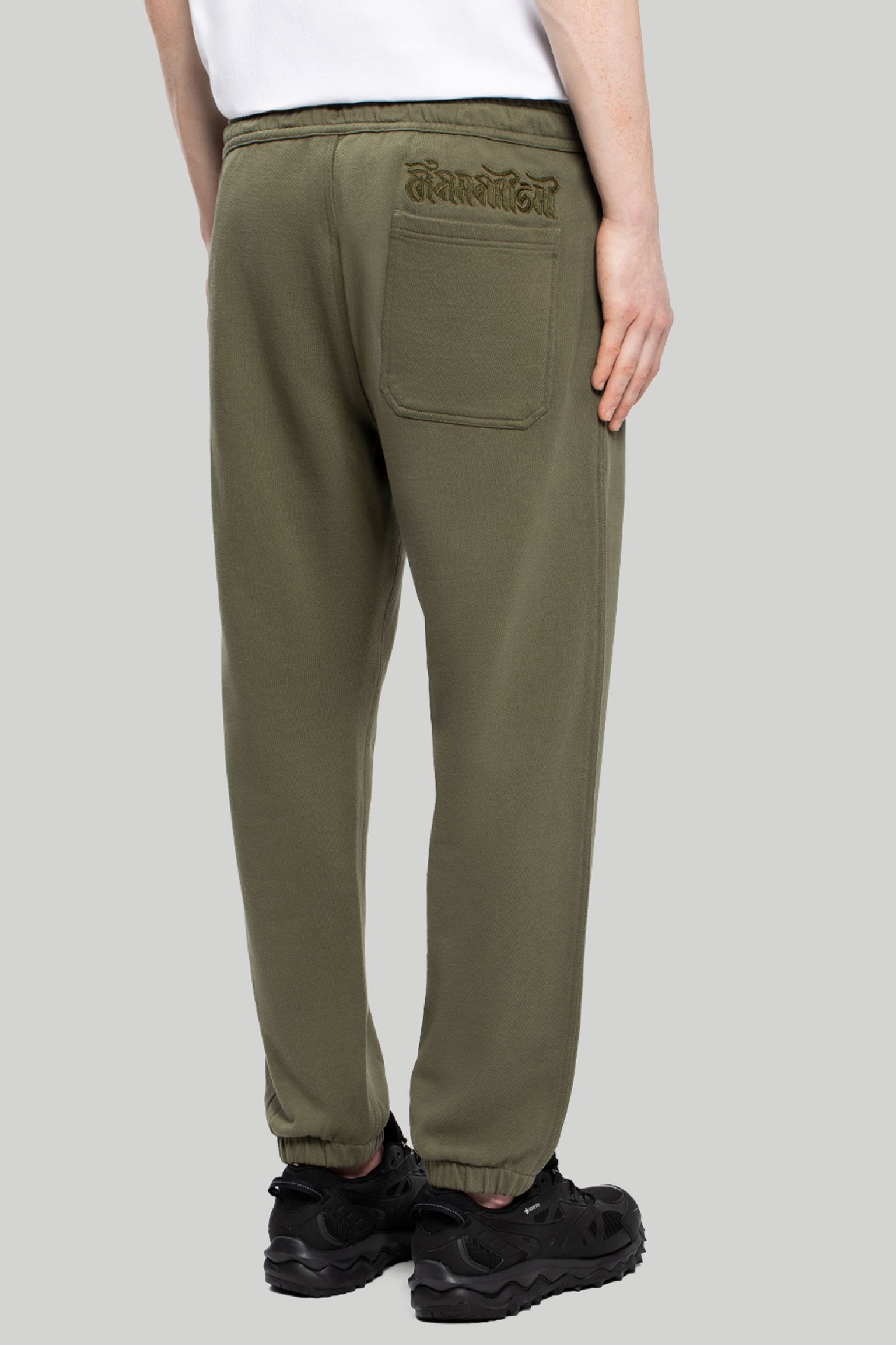 Стильные Спортивные брюки MAHARISHI Tibetan Sanskrit Sweatpants