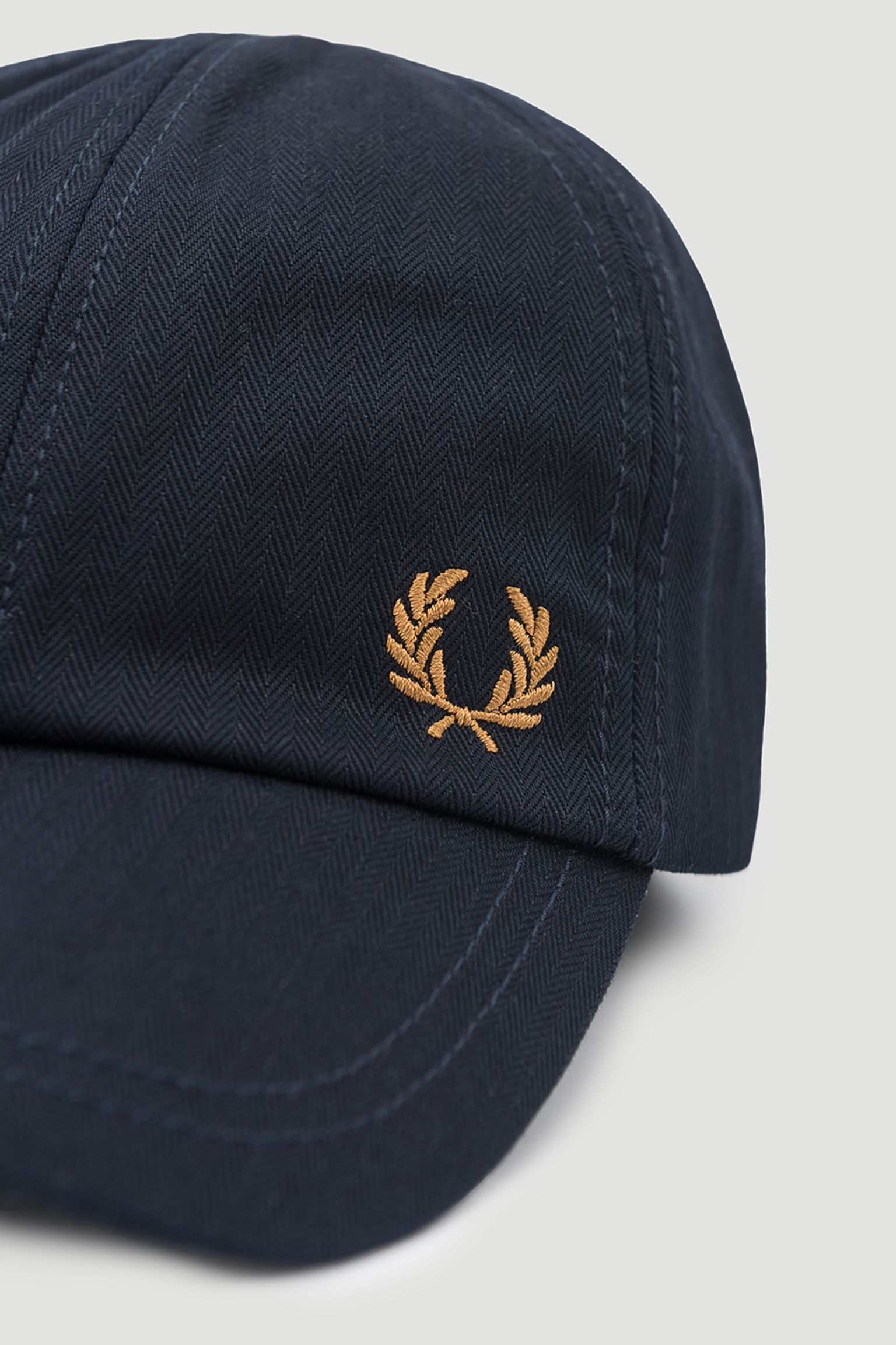 Бейсболка Fred Perry HERRINGBONE CAP