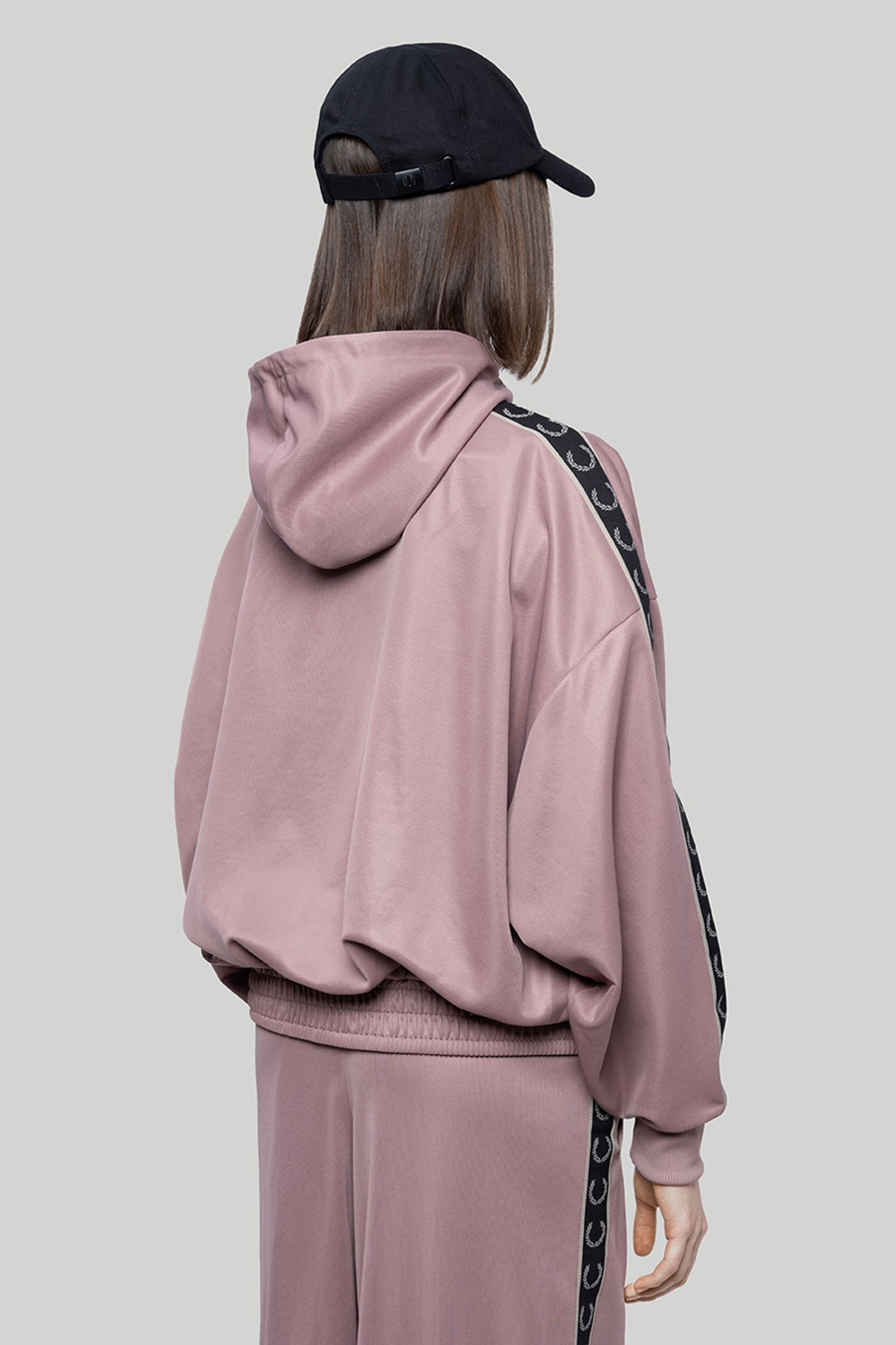 Стильные Спортивная кофта TAPED HOODED TRACK JACKET