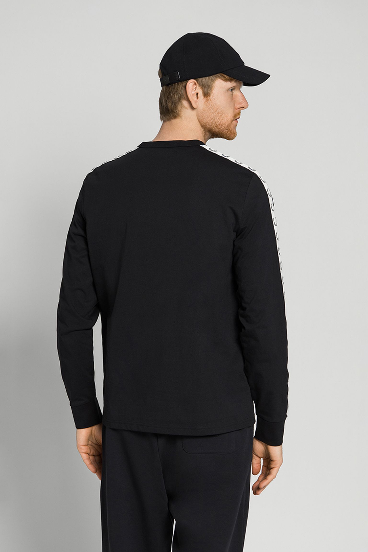 Лонгслив TAPED LONG SLEEVE T-SHIRT