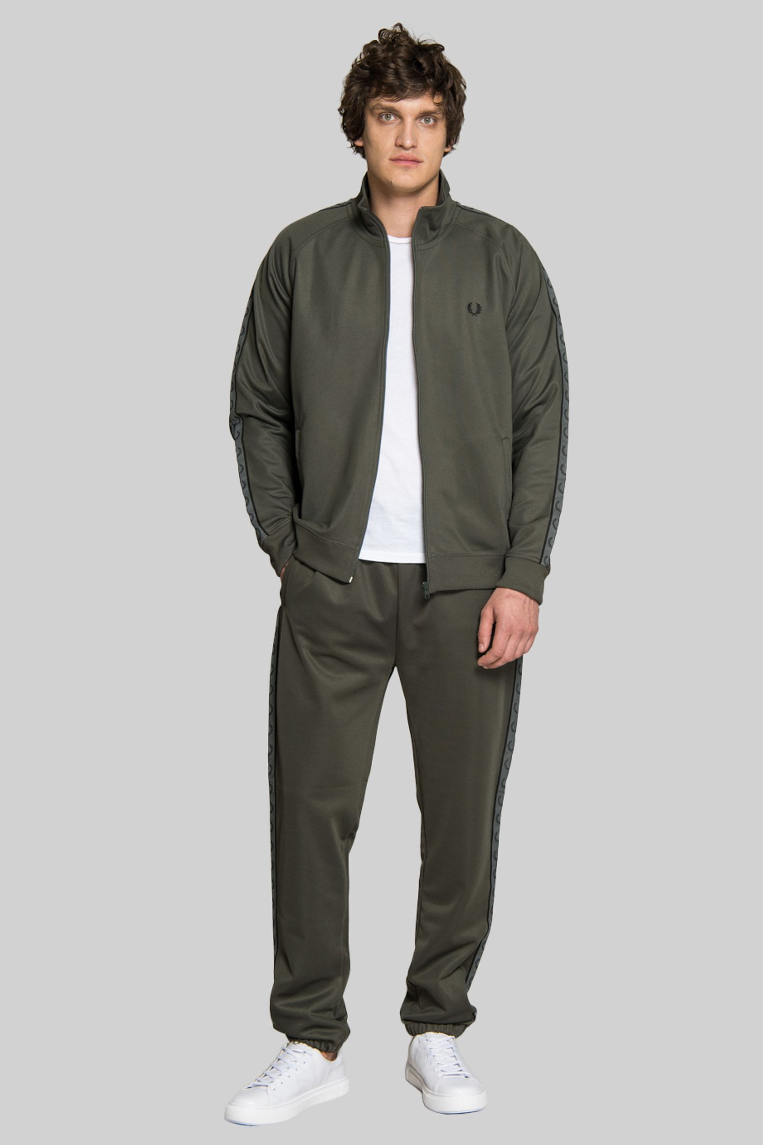 Спортивні брюки SEASONAL TAPED TRACK PANT купити