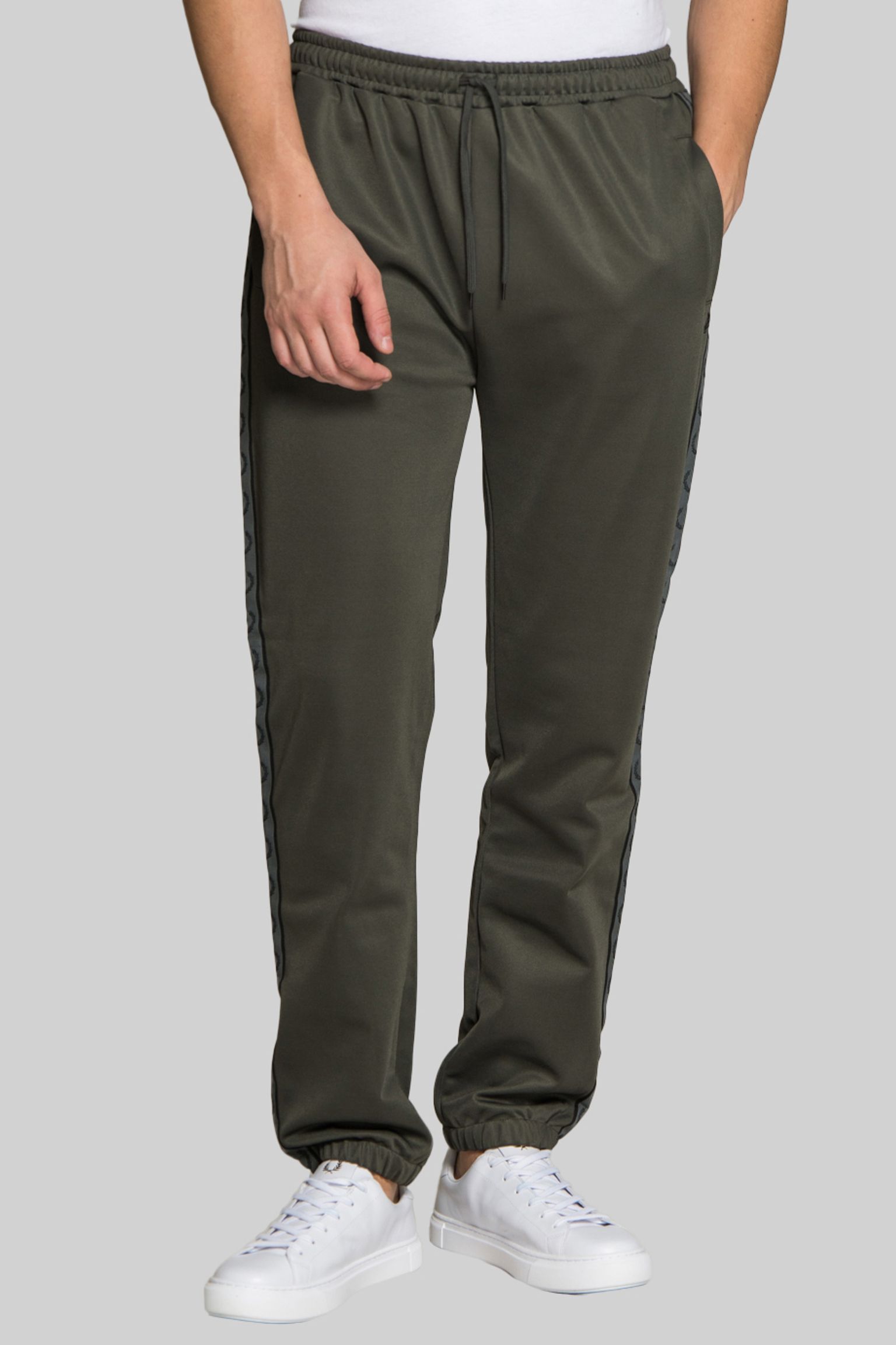 Спортивні брюки SEASONAL TAPED TRACK PANT купити в Україні