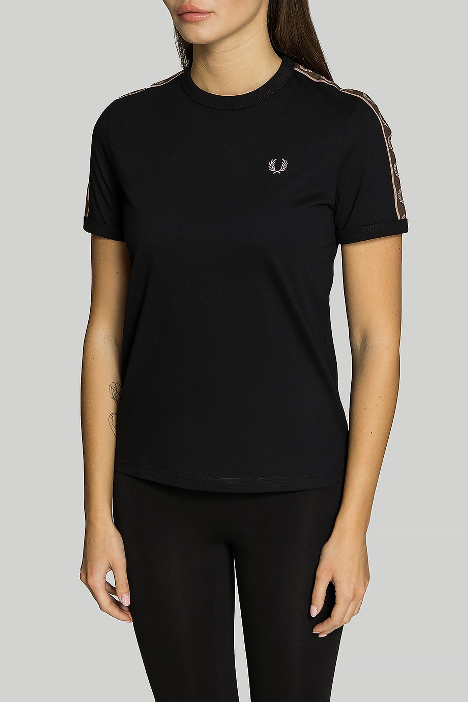 Футболка Fred Perry TAPED RINGER T-SHIRT