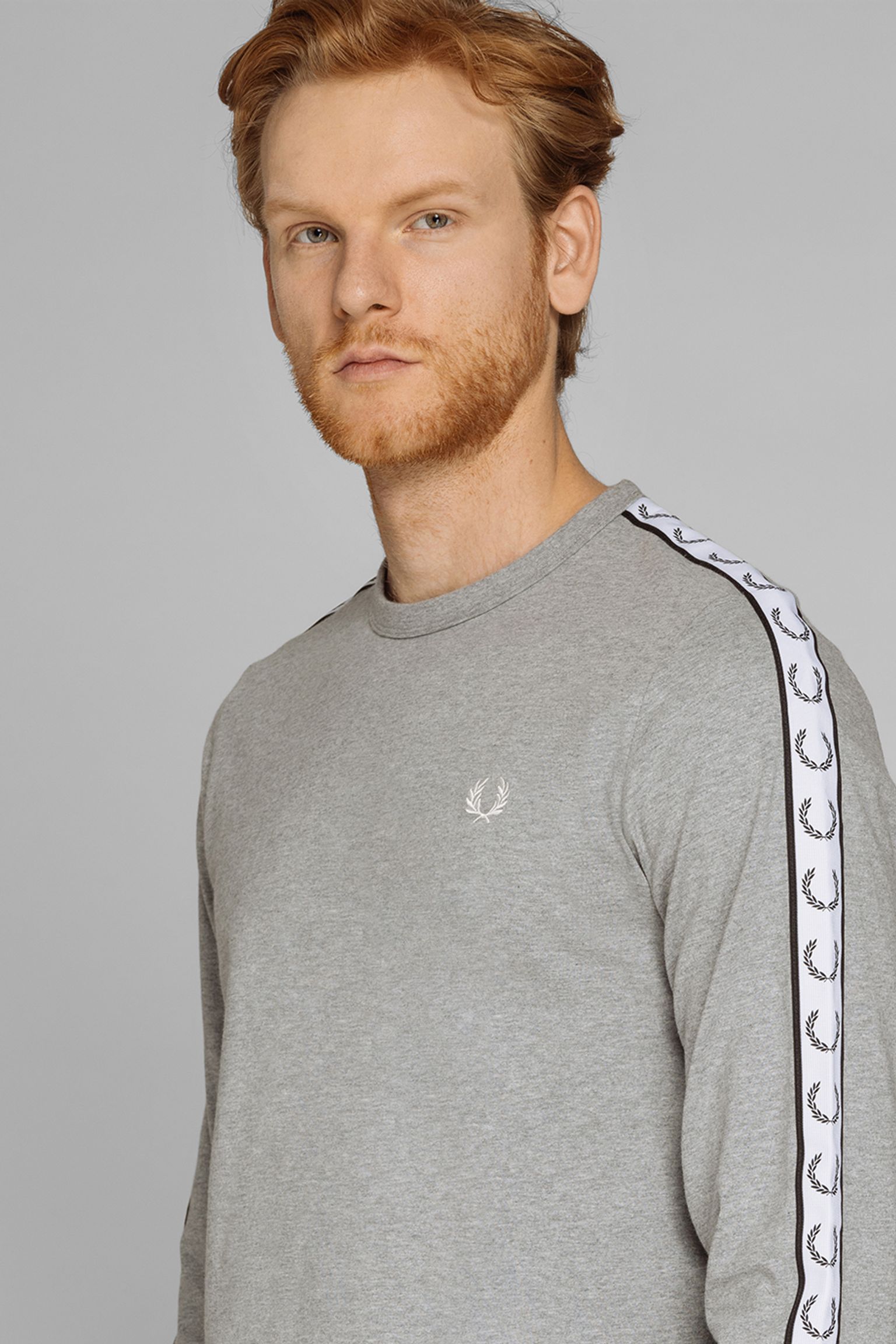 Широкий выбор Лонгслив TAPED LONG SLEEVE T-SHIRT