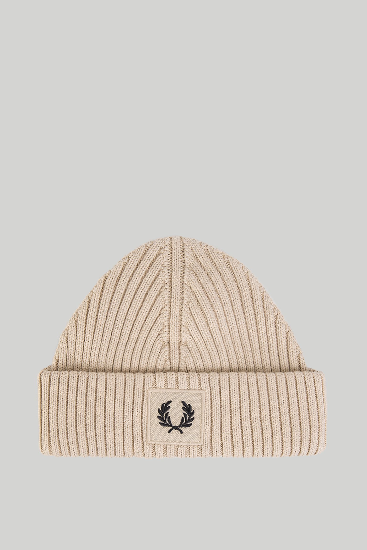 Шапка Fred Perry PATCH BRAND CHUNKY RIB BEANIE