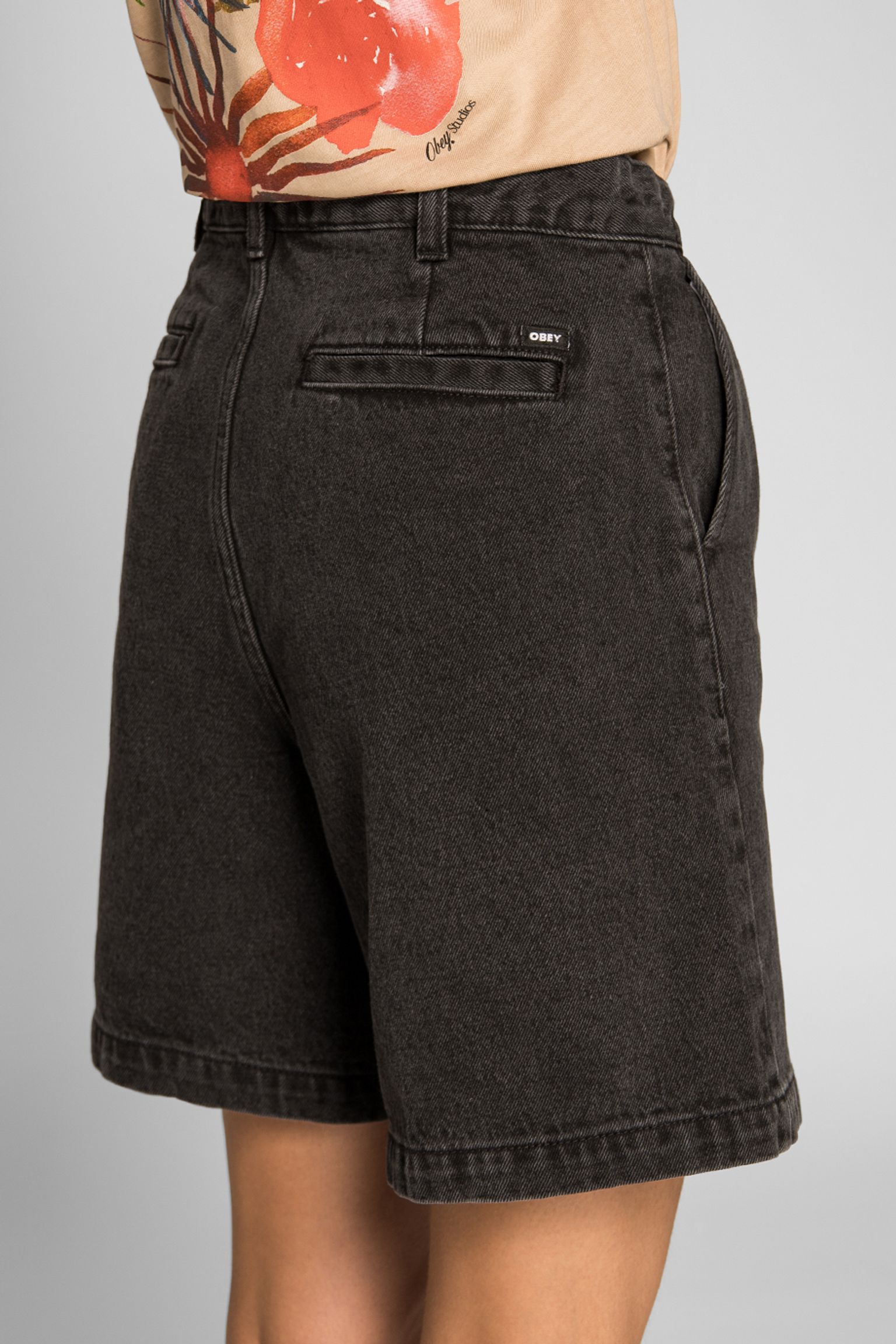 Широкий выбор Шорты ELI PLEATED