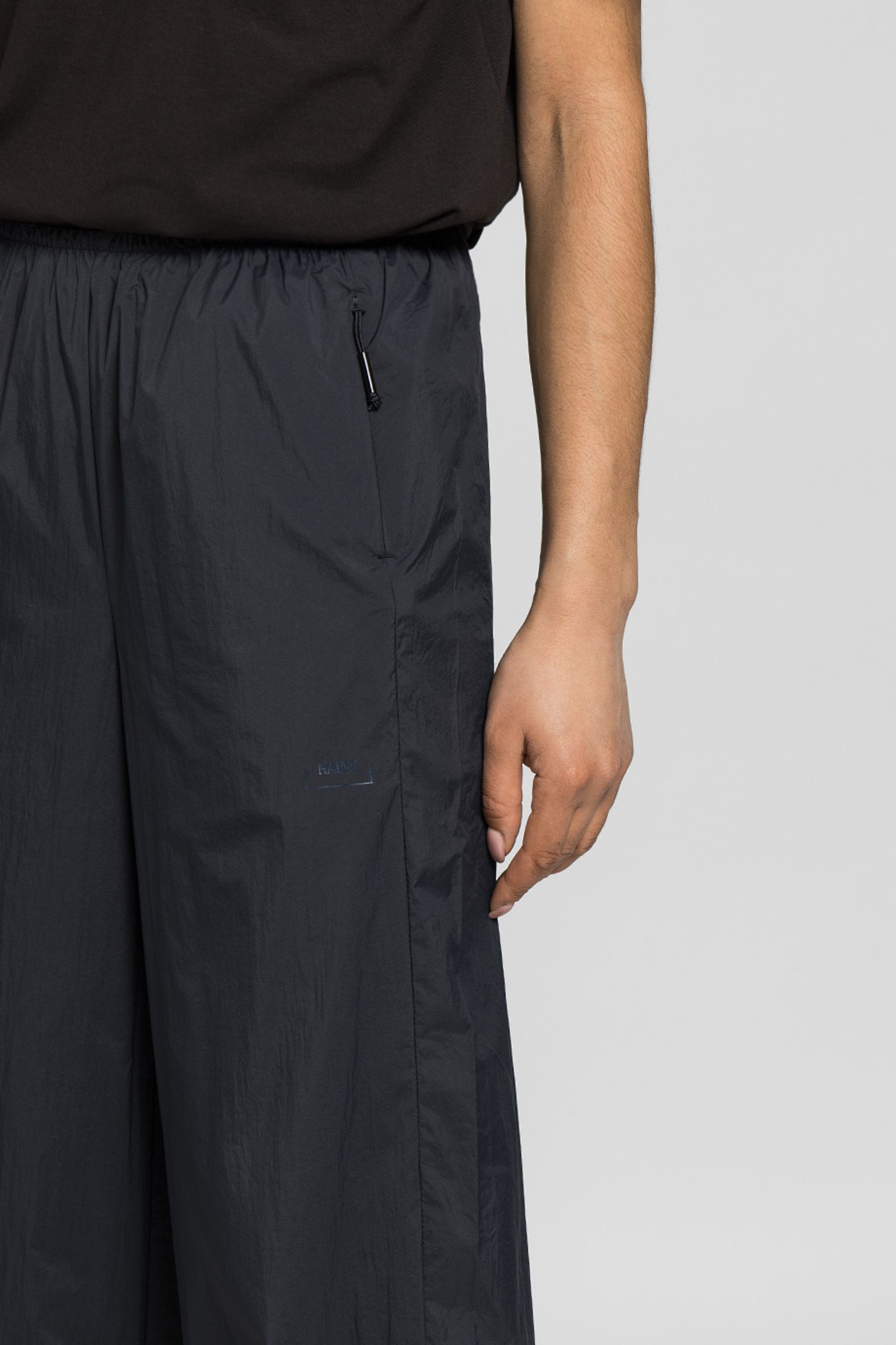 Широкий выбор Брюки Rains Naha Pants Wide
