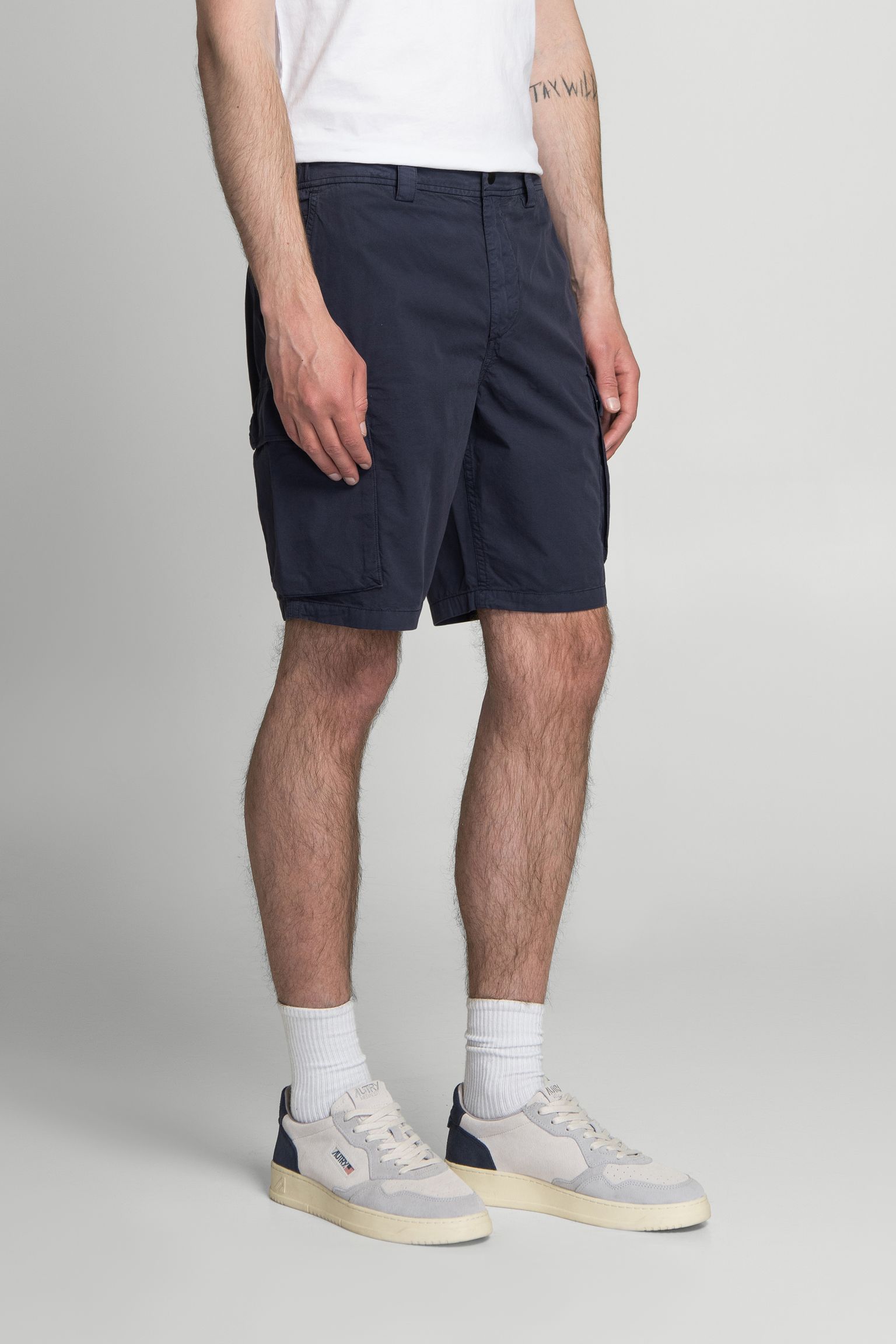 Шорты Woolrich GABARDINE CARGO SHORT с доставкой