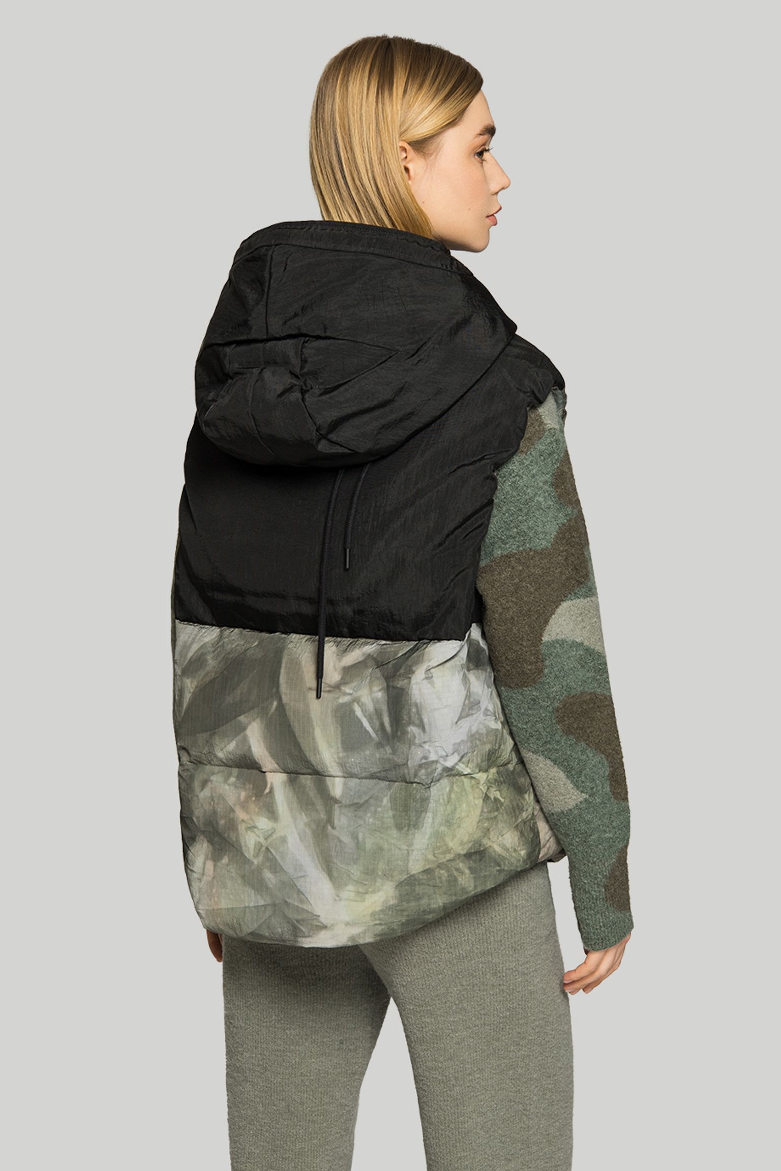 Жилет HOLDEN W HOODED DOWN VEST