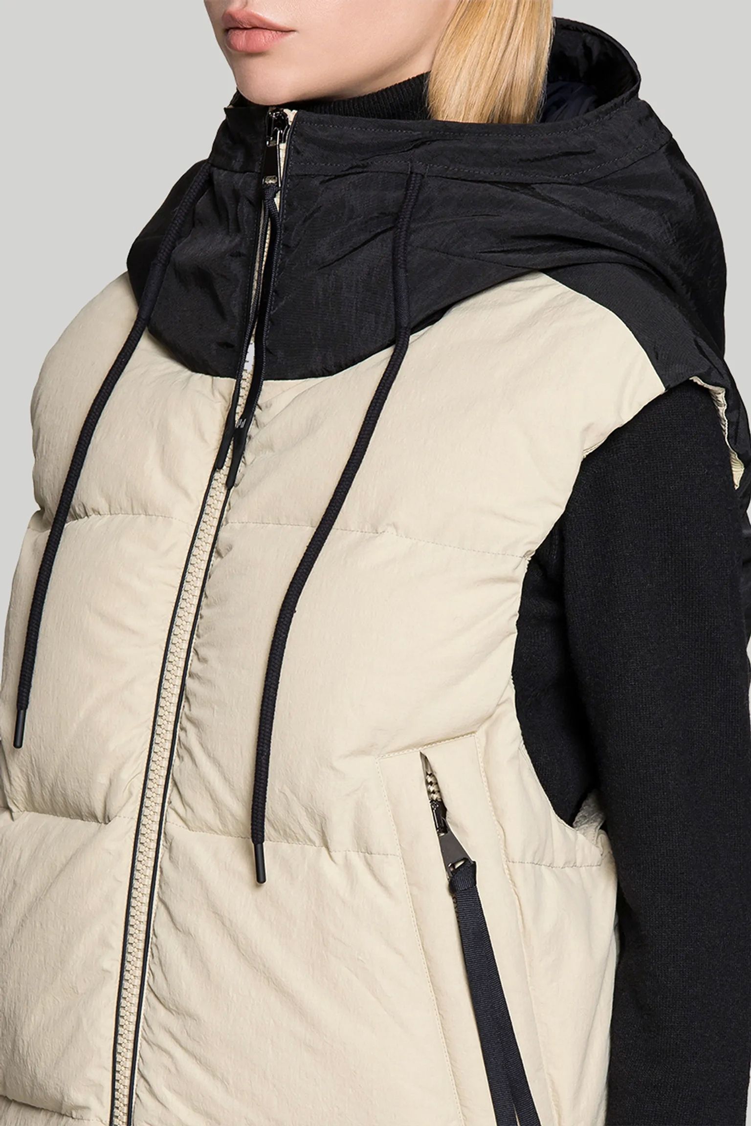 Широкий вибір Жилет пуховий     W HOODED DOWN VEST