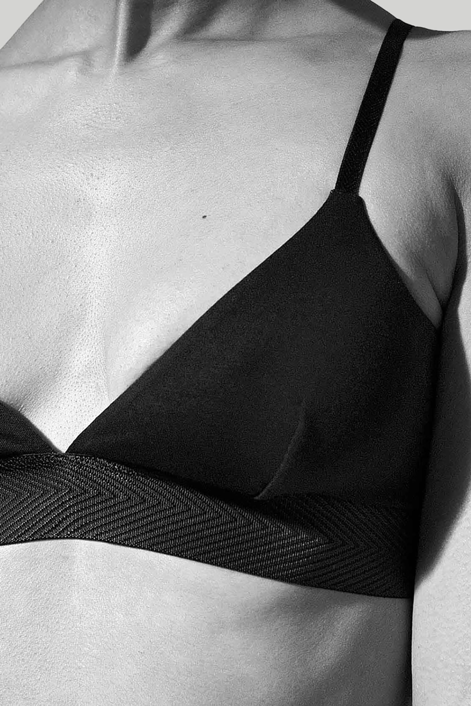 Топ TRIANGLE BRALETTE с доставкой