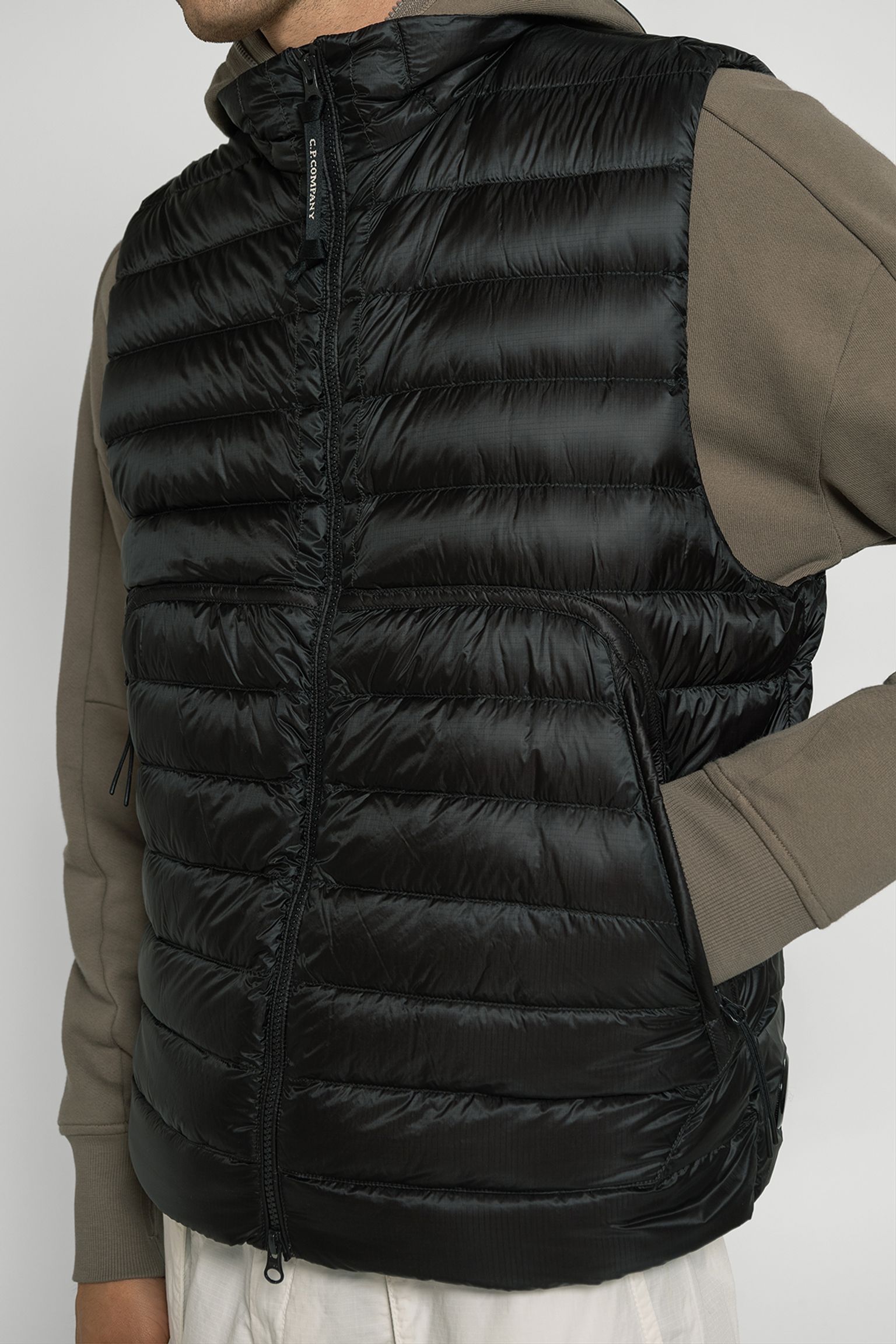 Жилет пуховой OUTERWEAR VEST IN DD SHELL