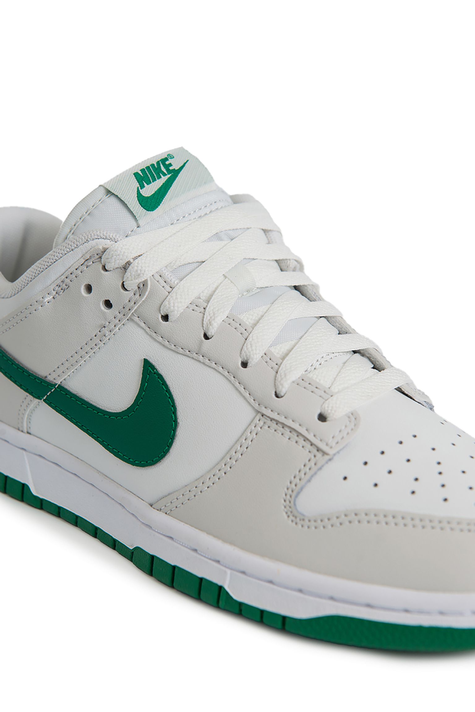 Стильные Кроссовки Nike Dunk Low Retro