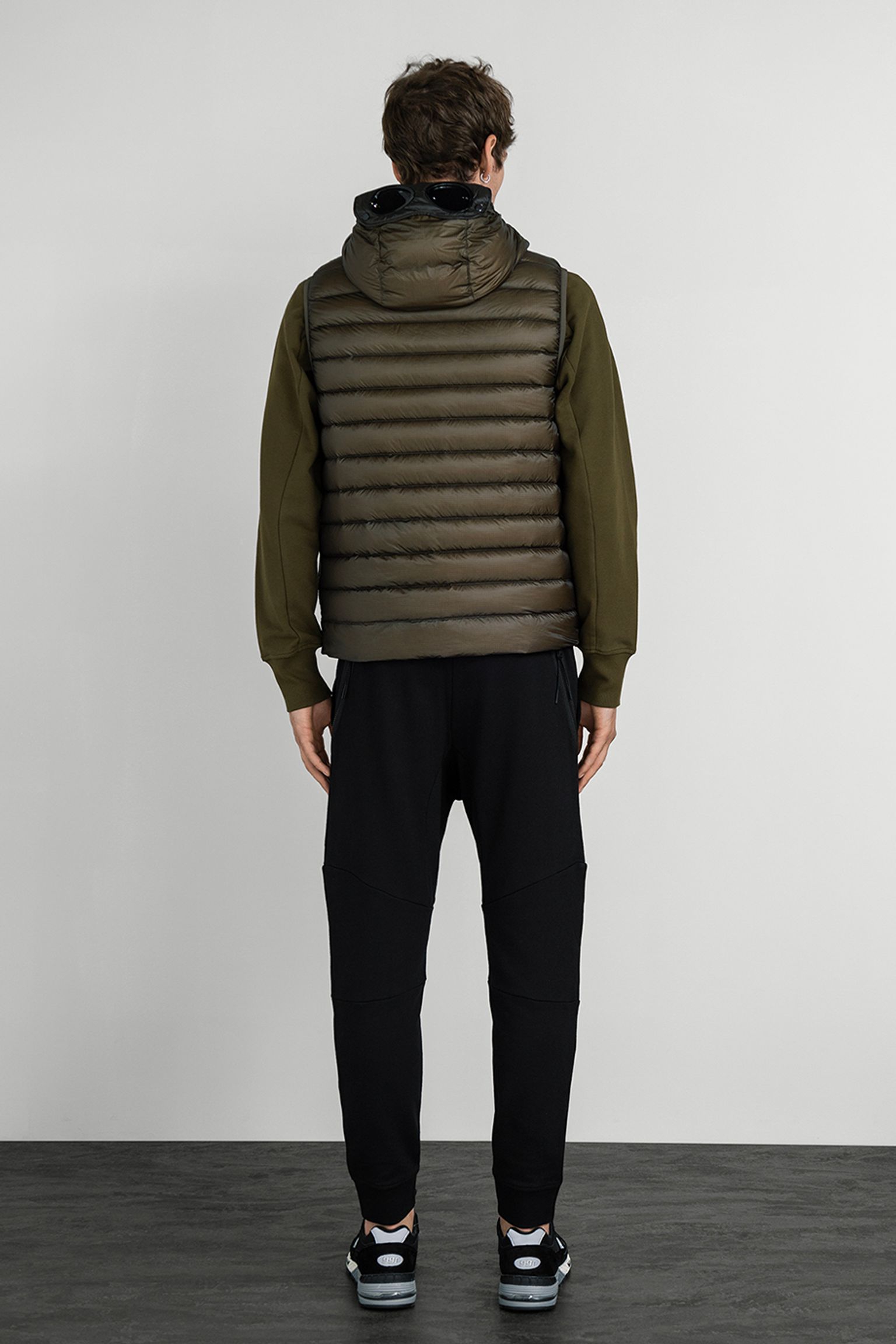 Стильные Жилет пуховой OUTERWEAR VEST IN DD SHELL