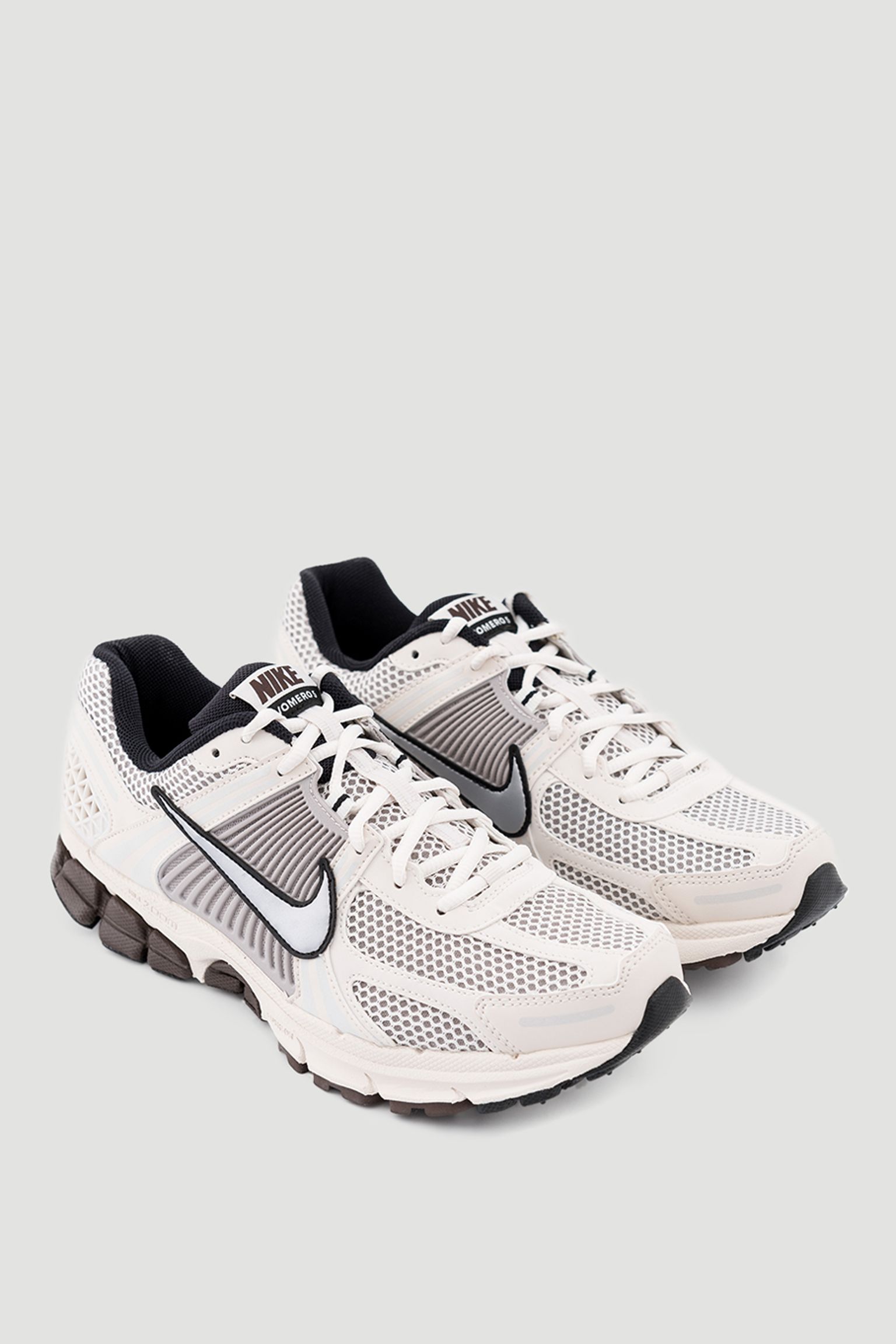 Кроссовки Nike W NIKE ZOOM VOMERO 5