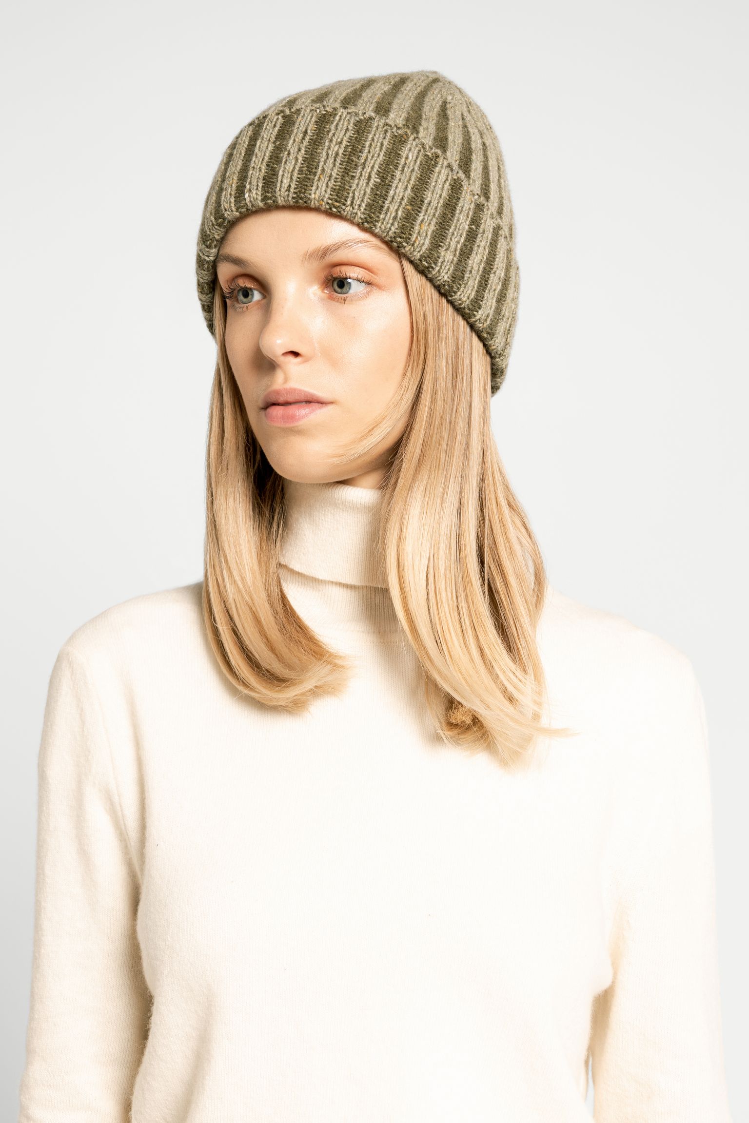 Шапка   CASHMERE DONEGAL PLAITED RIB BEANIE