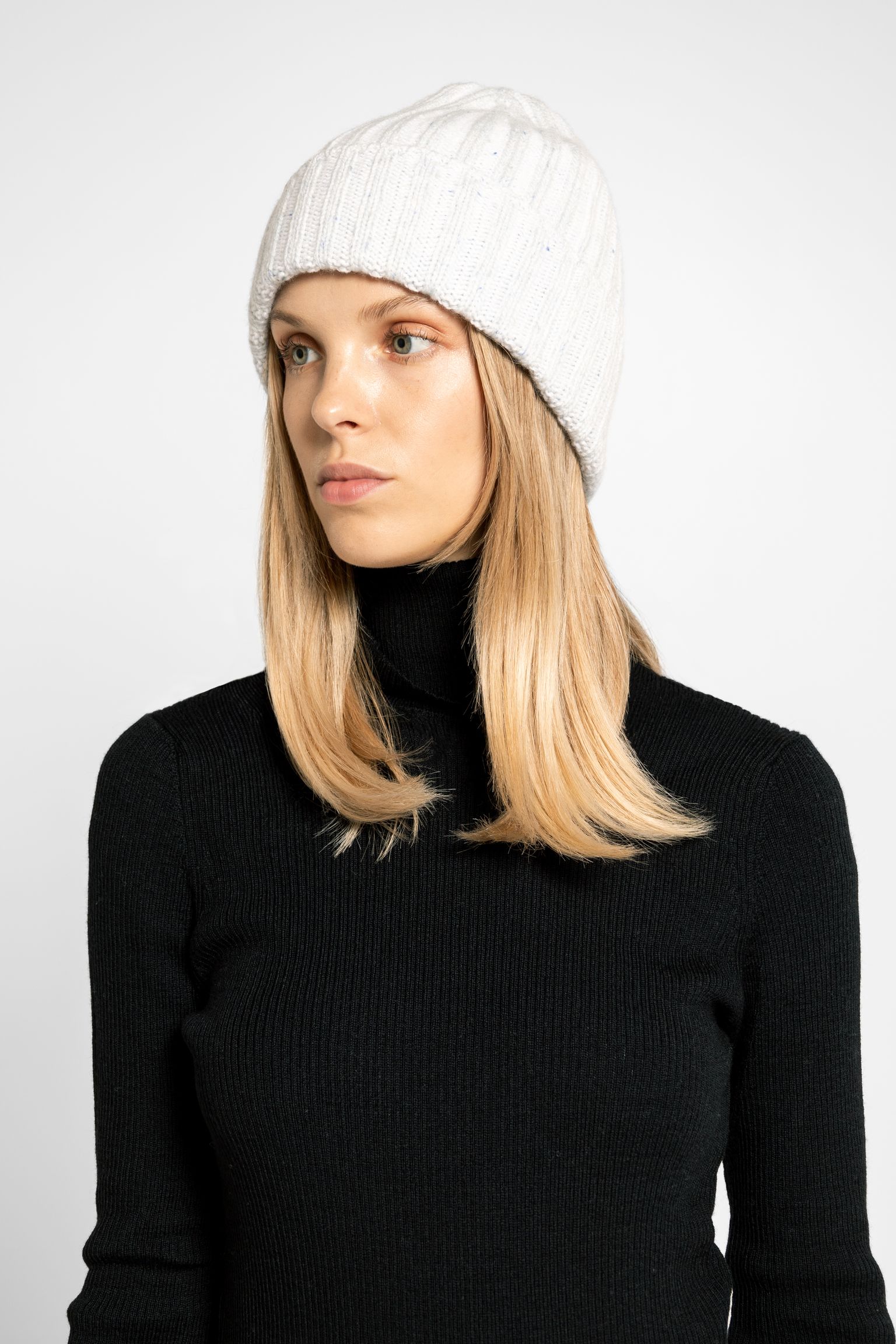 Шапка   CASHMERE DONEGAL PLAITED RIB BEANIE