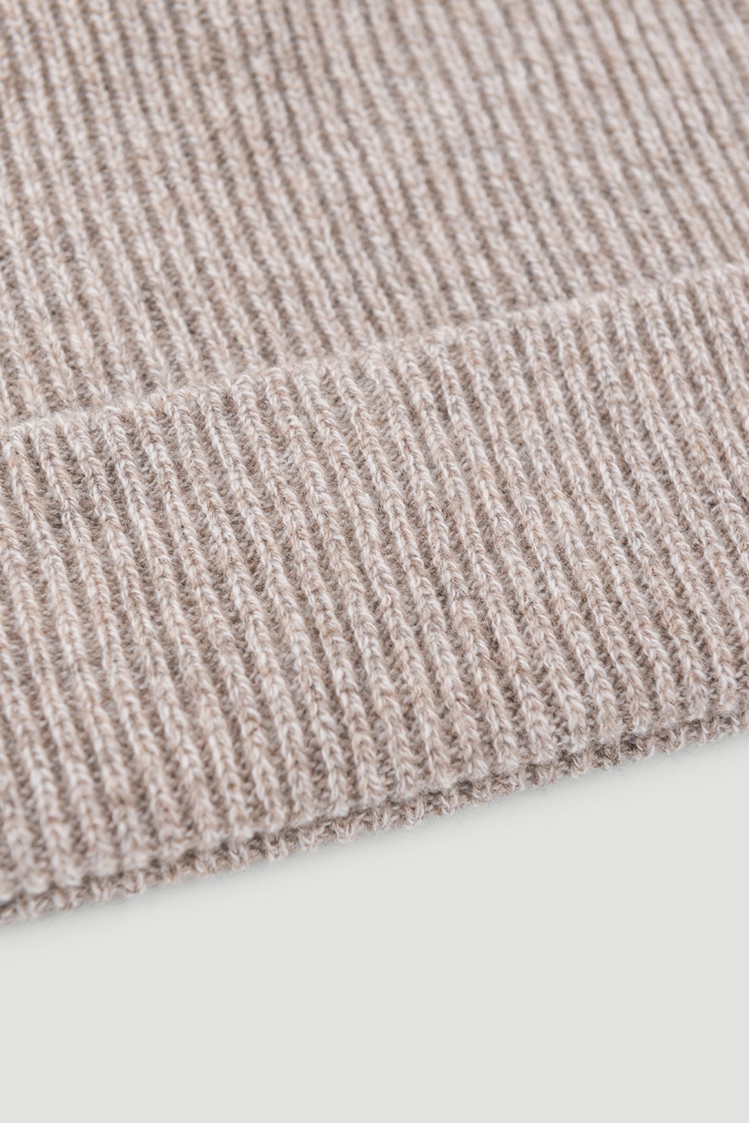 Шапка   CASHMERE RIBBED SLOUCHY BEANIE