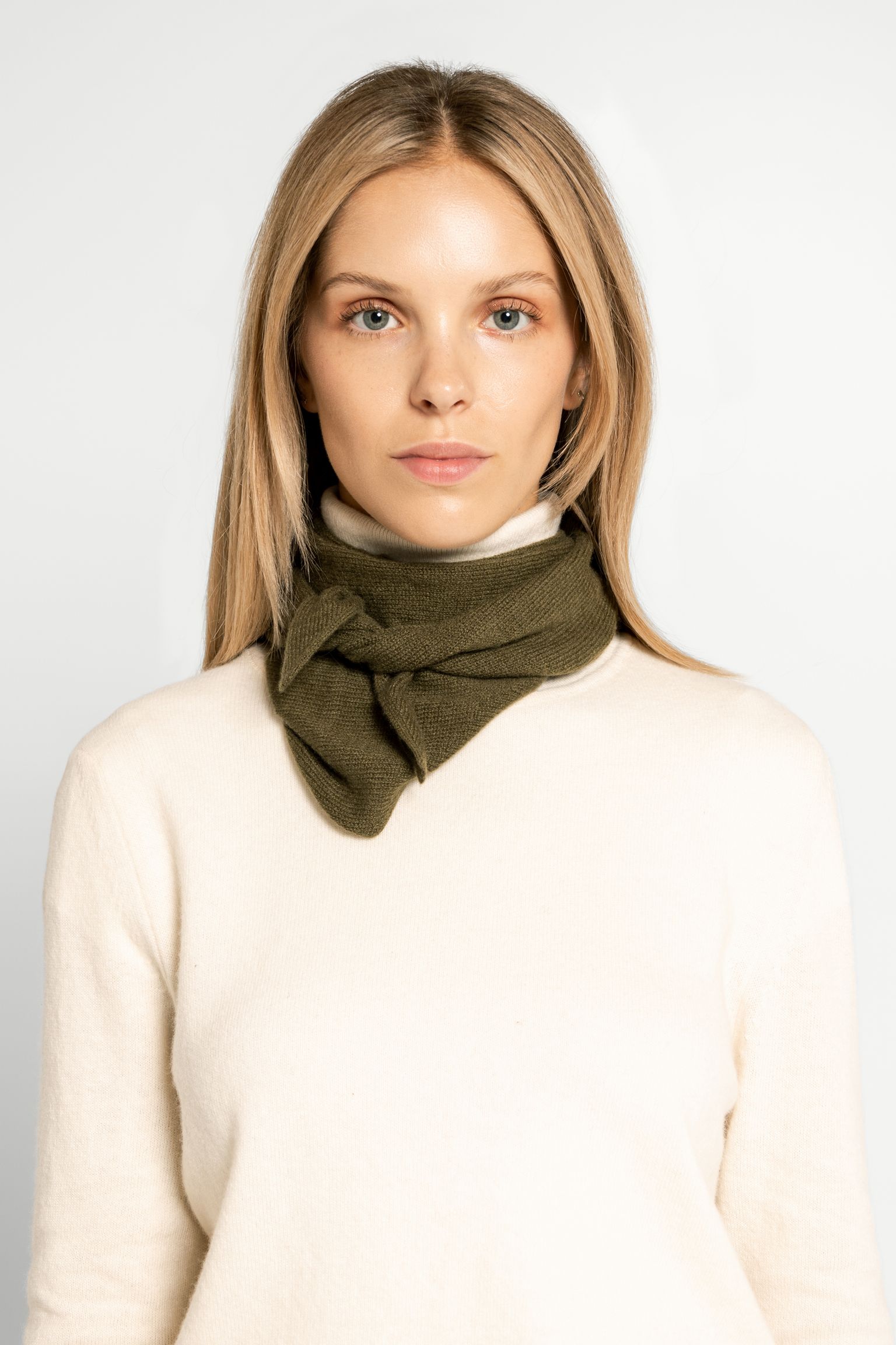 Шарф   CASHMERE GAUZY TRIANGLE NECK TIE