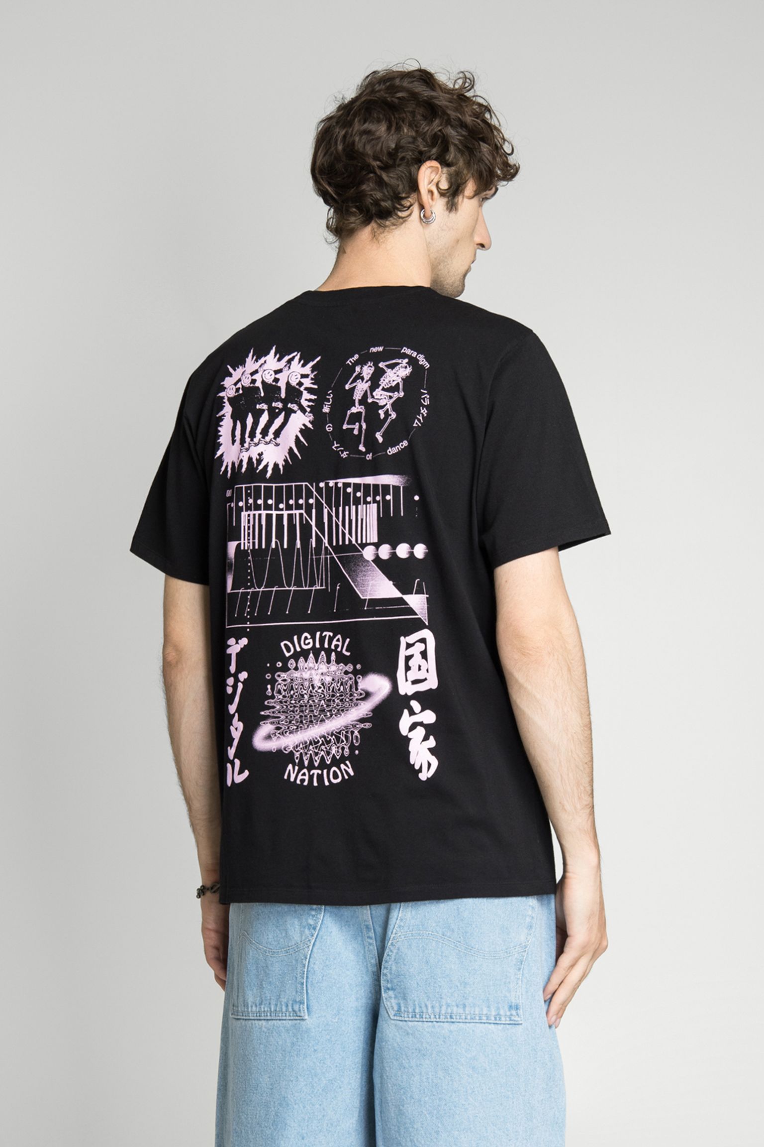 Стильные Футболка New Paradigm TS
