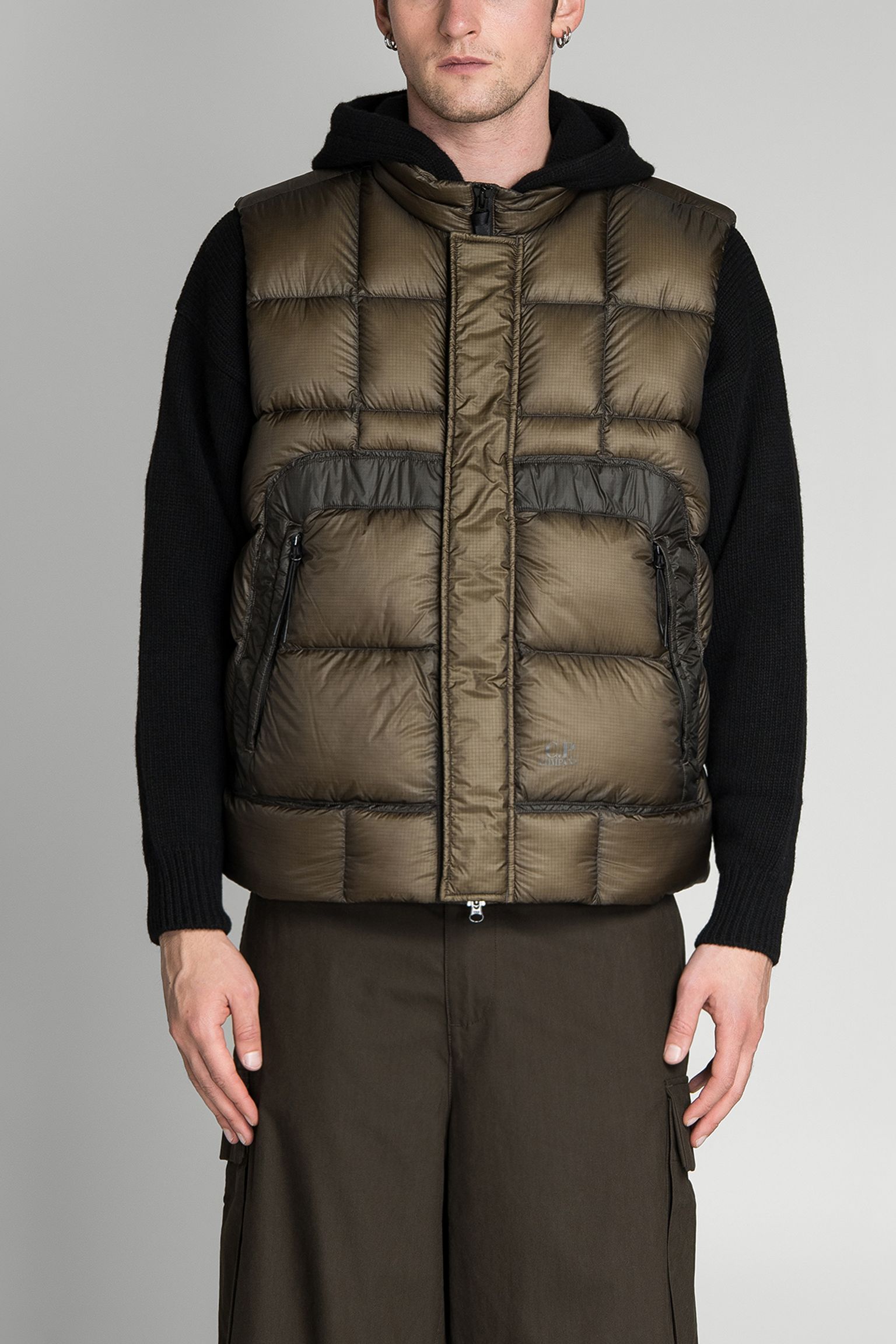 Жилет пуховий OUTERWEAR VEST IN DD SHELL