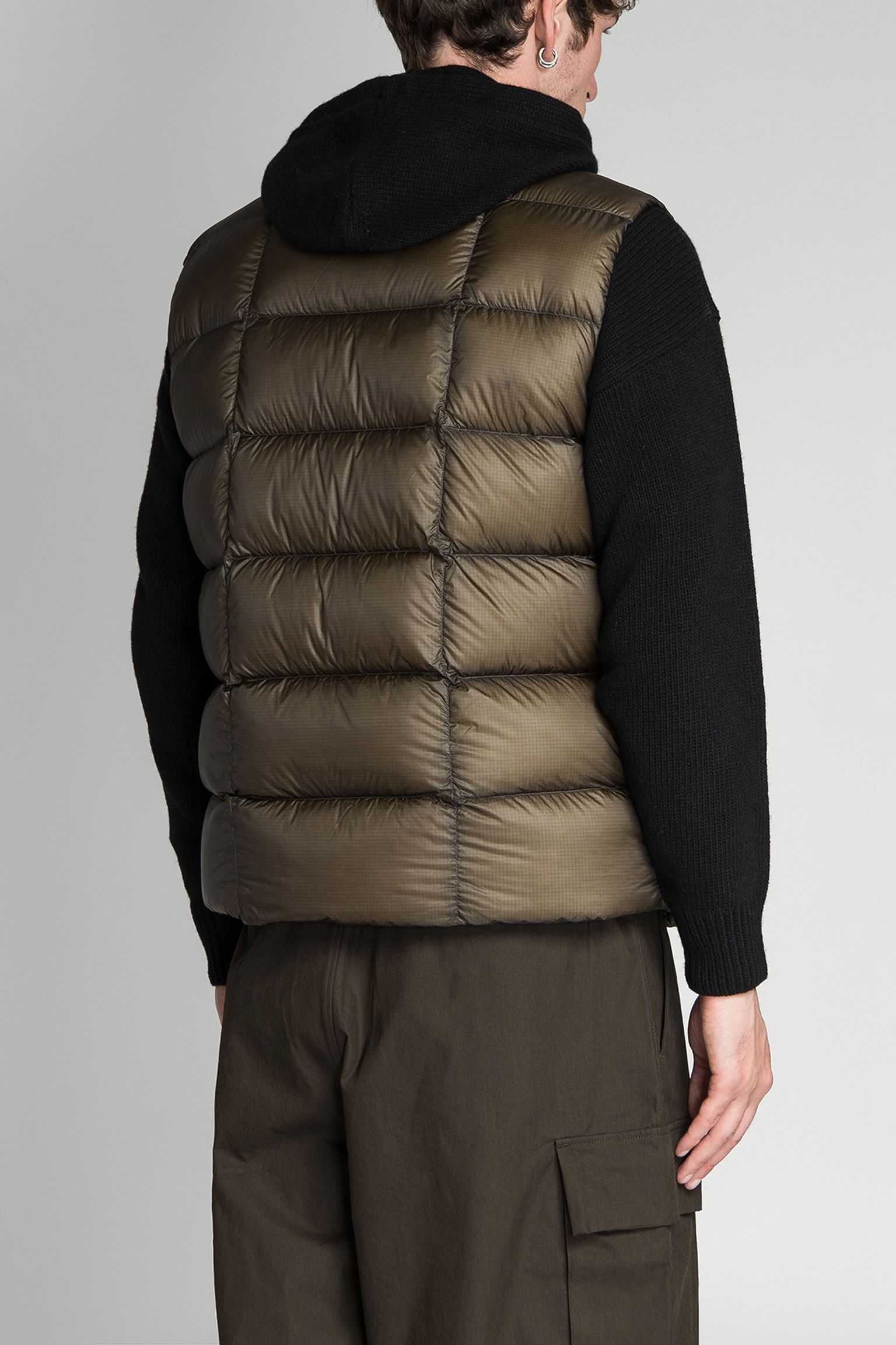 Жилет пуховий OUTERWEAR VEST IN DD SHELL