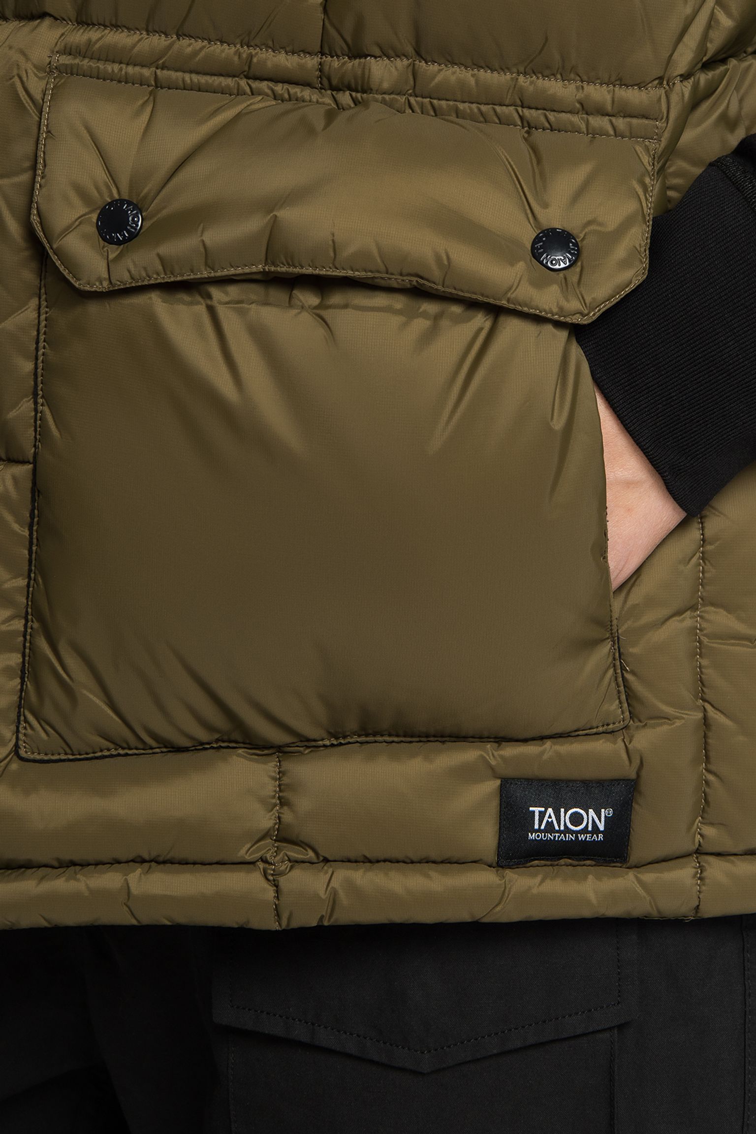 Широкий выбор Жилет пуховой VOLUME DOWN VEST