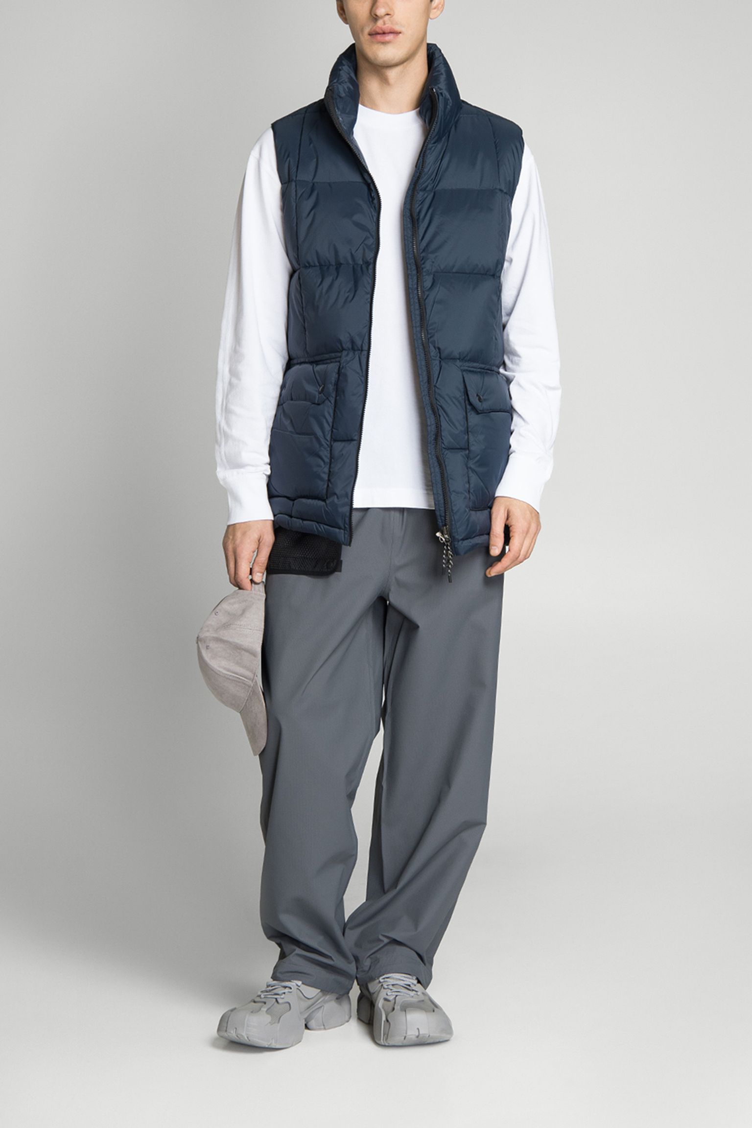 Жилет пуховой VOLUME DOWN VEST купить в Украине
