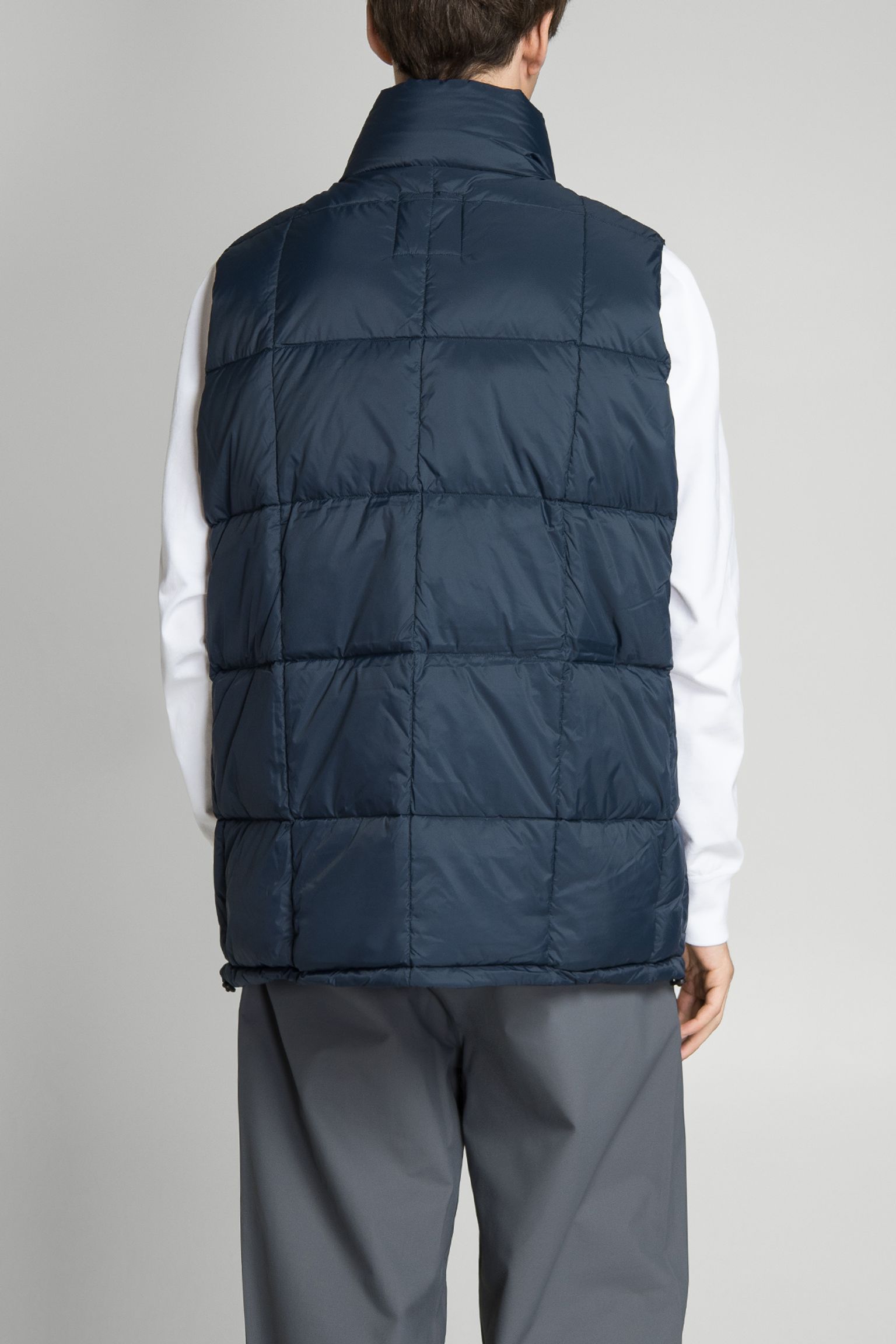 Стильные Жилет пуховой VOLUME DOWN VEST