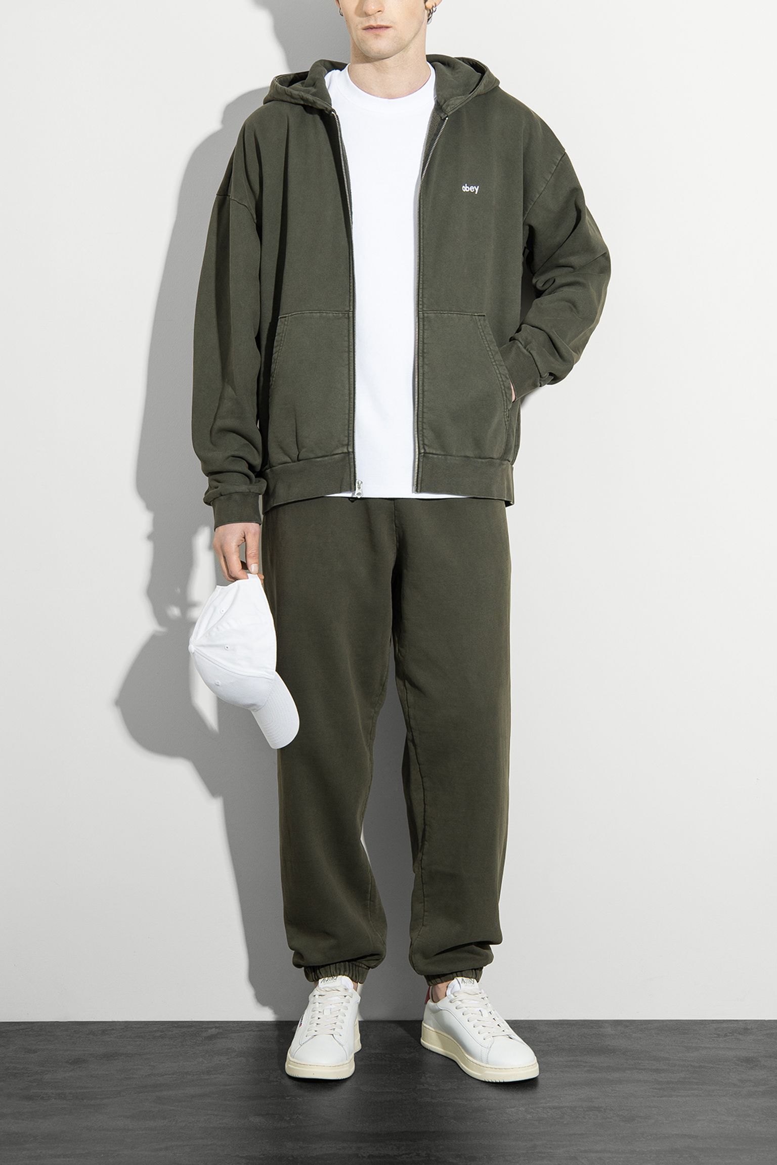 Спортивні брюки LOWERCASE PIGMENT купити в Україні