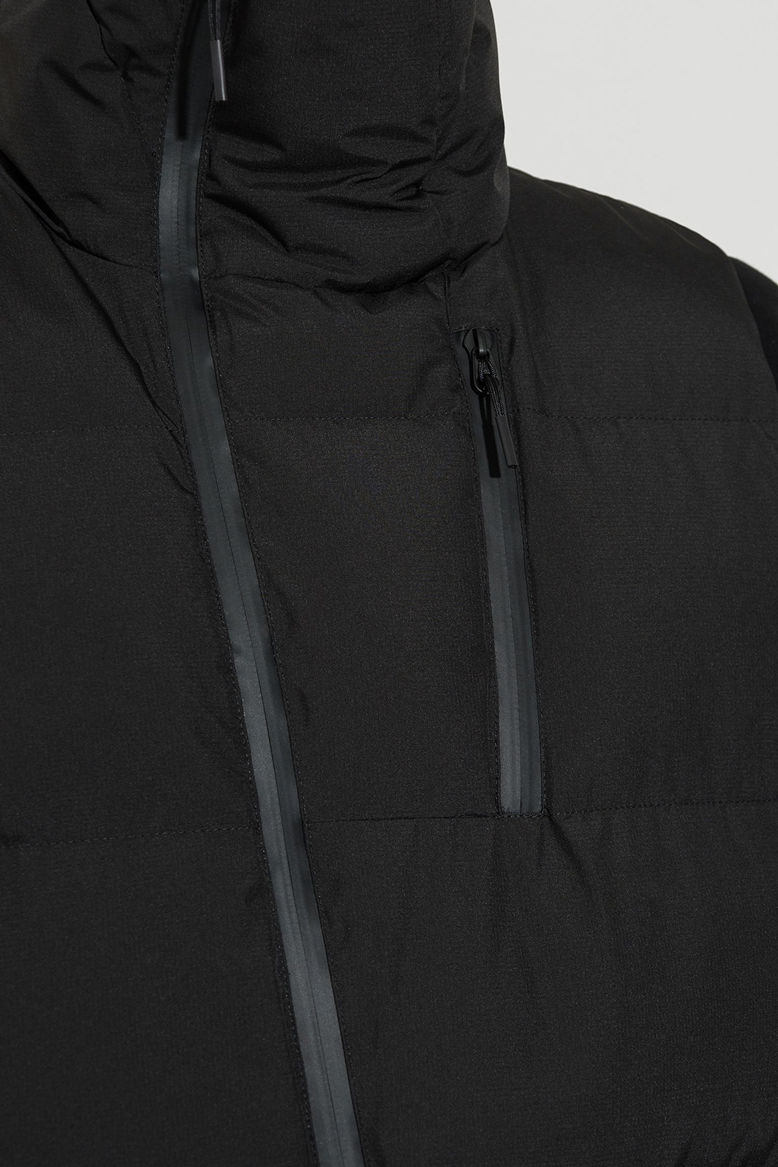 Широкий выбор жилет Padded Asym Tech Vest