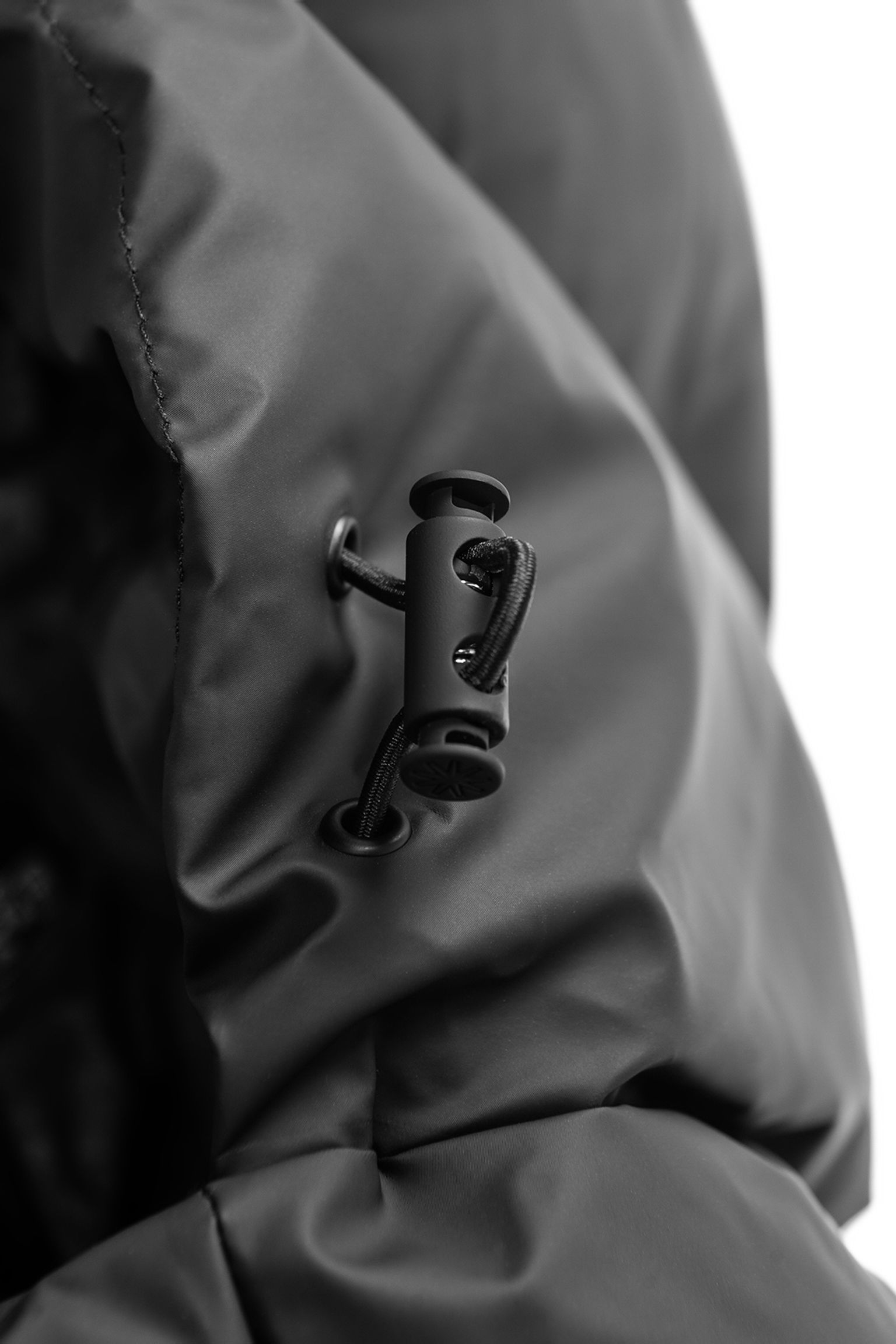 Стильные шапка Alta Vision Puffer Hood W3T3