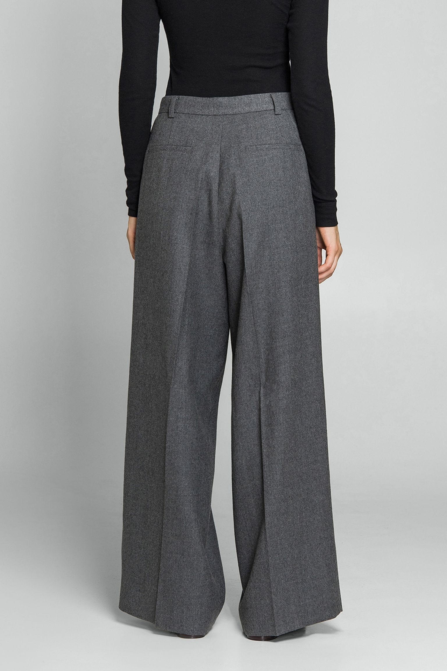 Брюки WOOL TUCKED PANTS