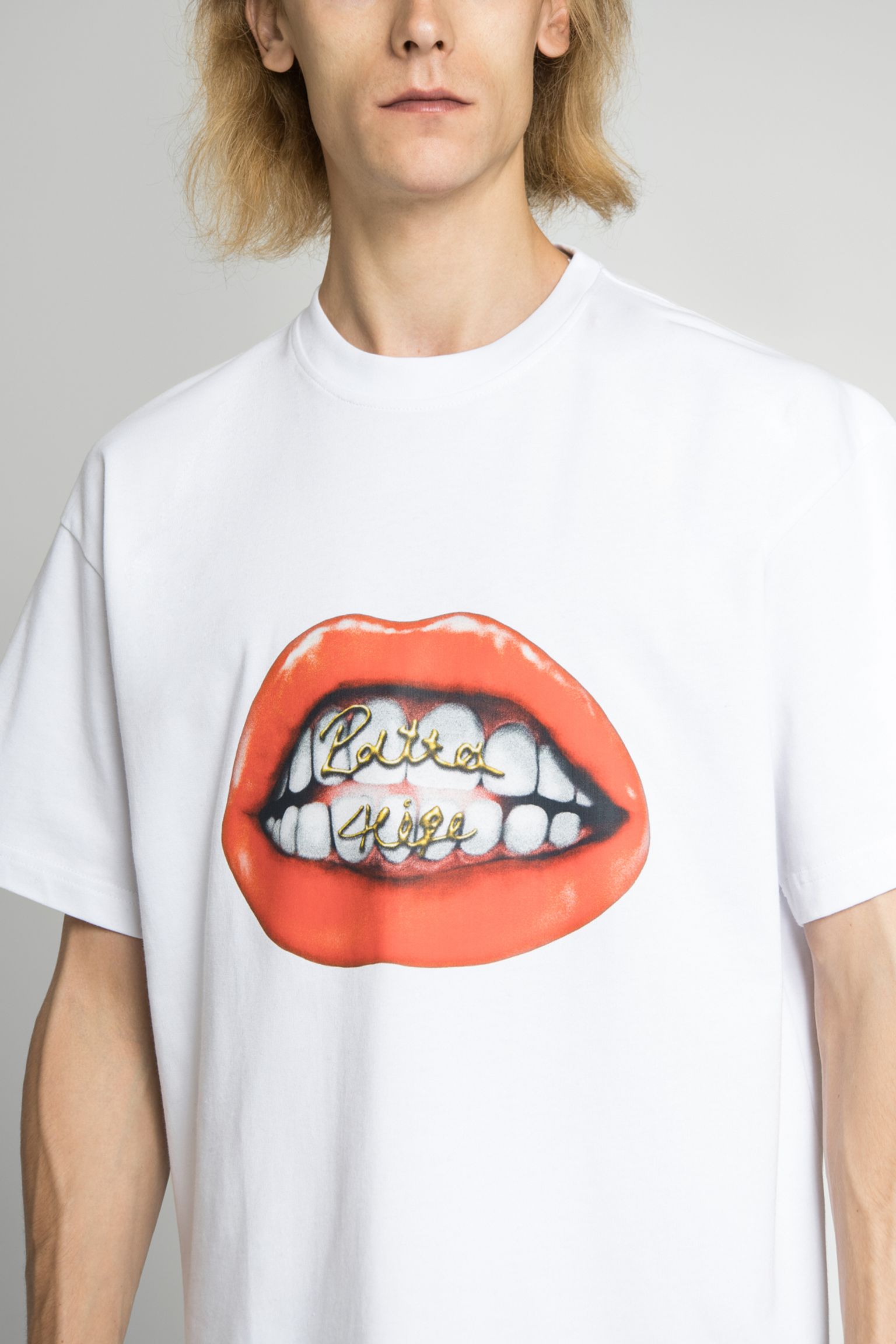 Широкий выбор Футболка   Smile T-Shirt