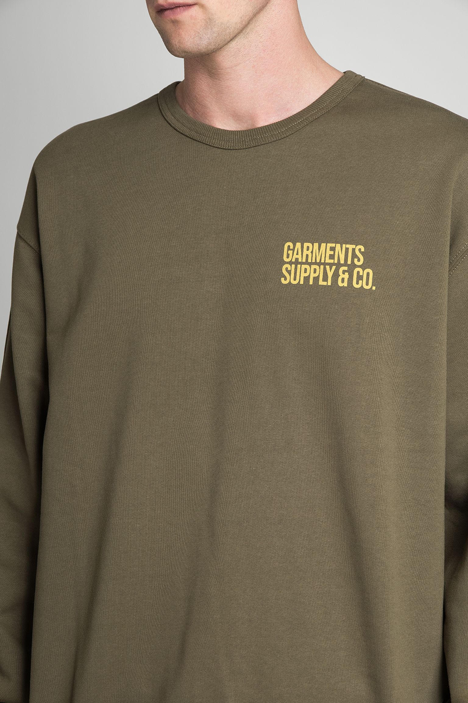 Широкий выбор Свитшот SERVICE LABEL SWEATSHIRT
