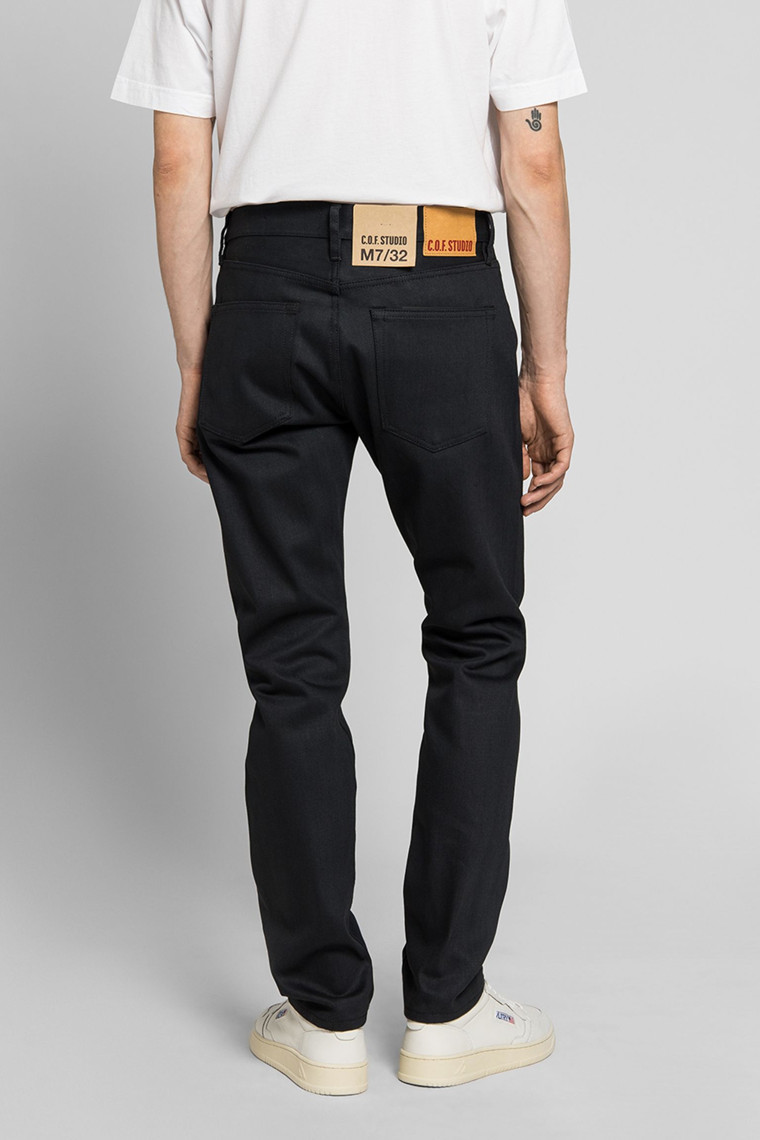 Джинсы M7 TAPERED 13OZ BLACK