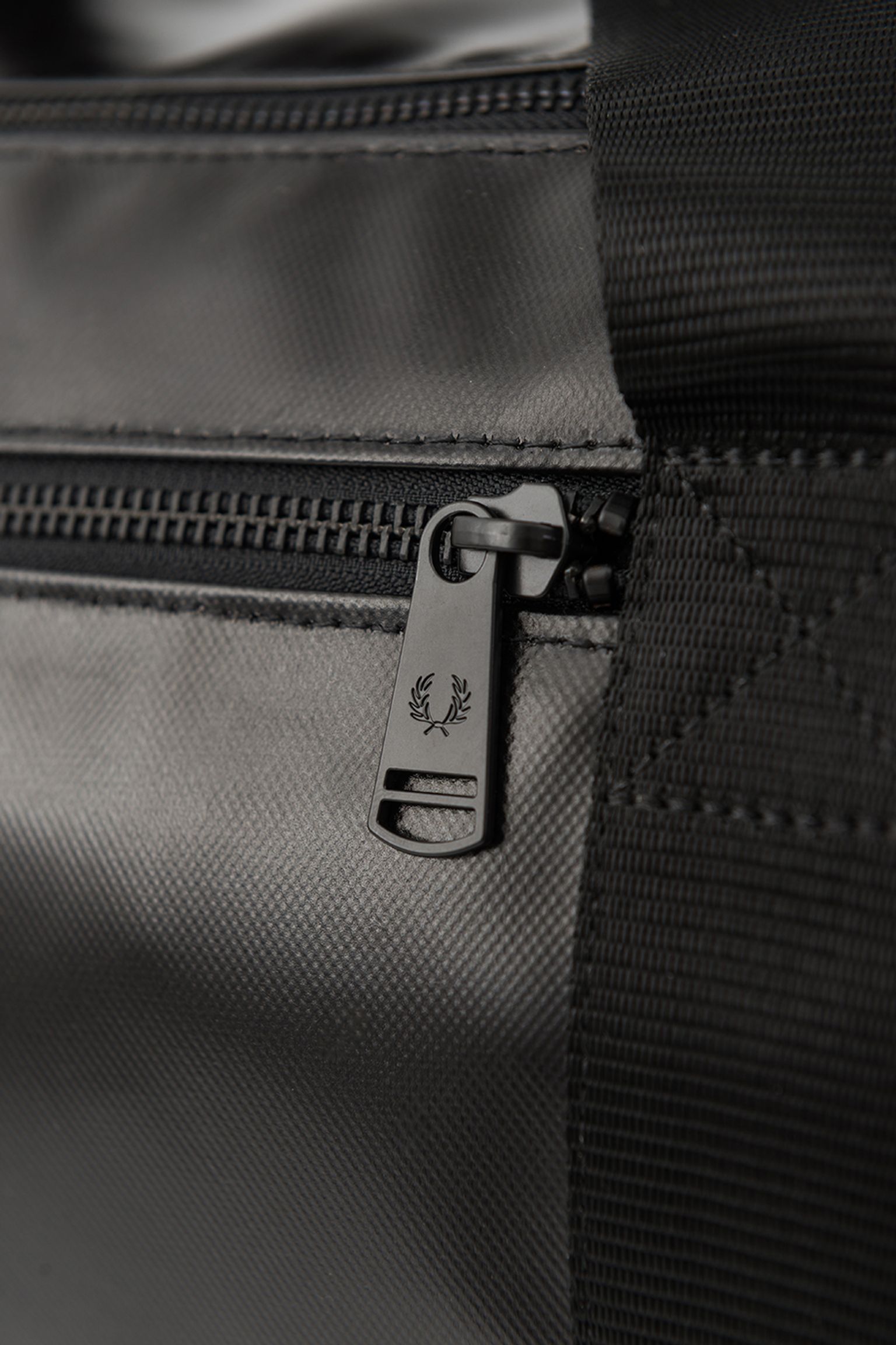 Широкий выбор Сумка TONAL BARREL BACKPACK