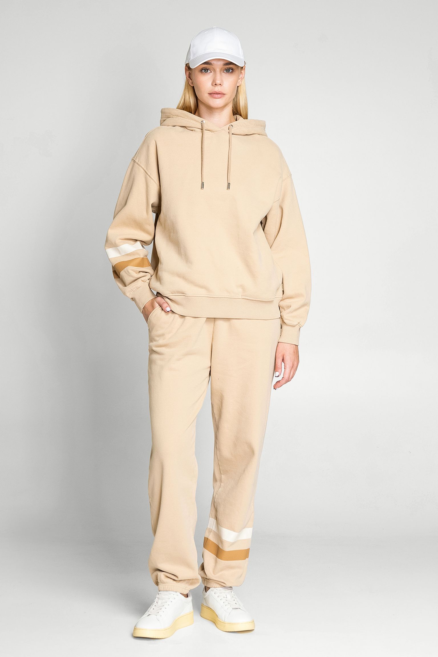 Худи BLANKET HOODIE с доставкой