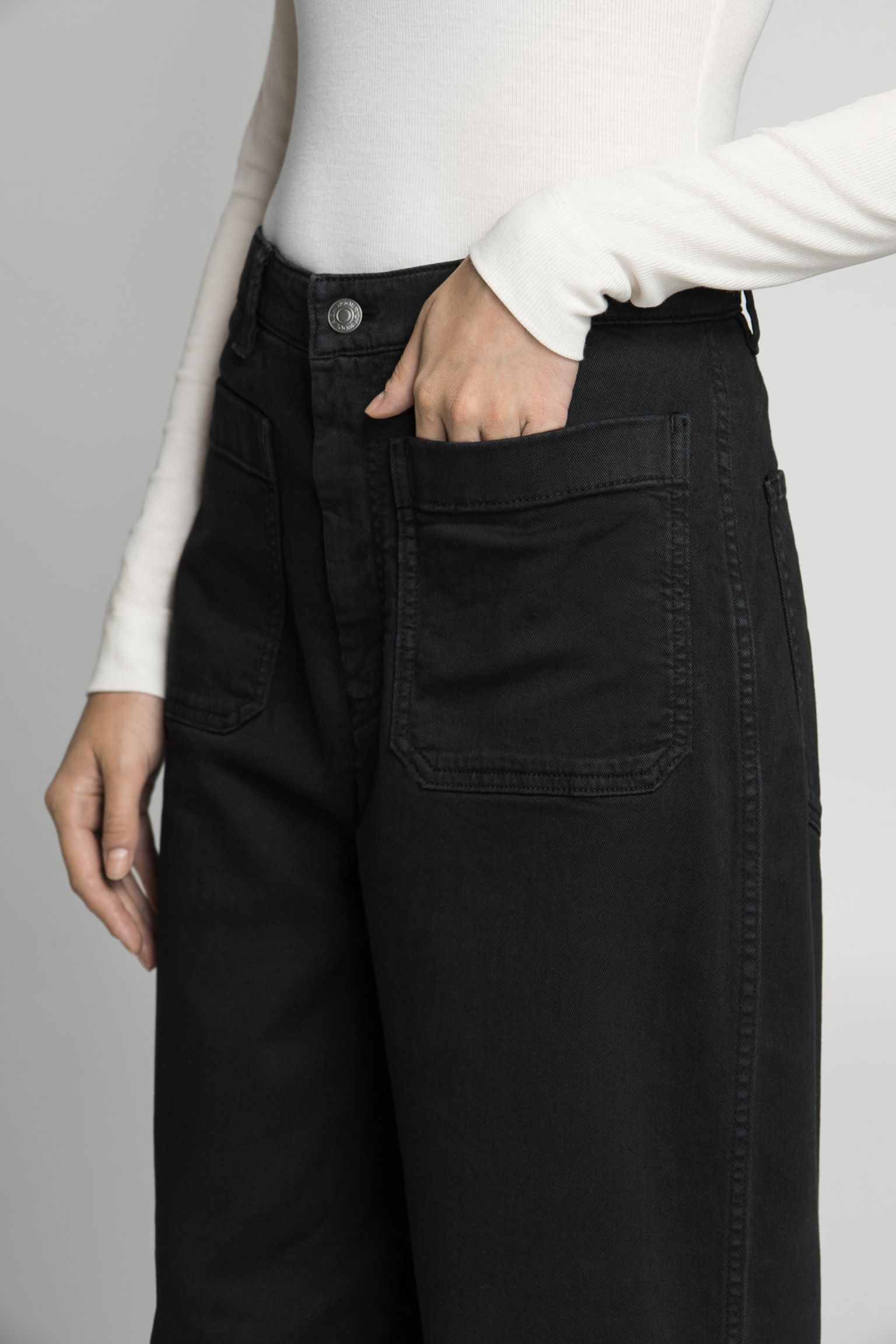 Брюки UTILITY POCKETS TROUSER