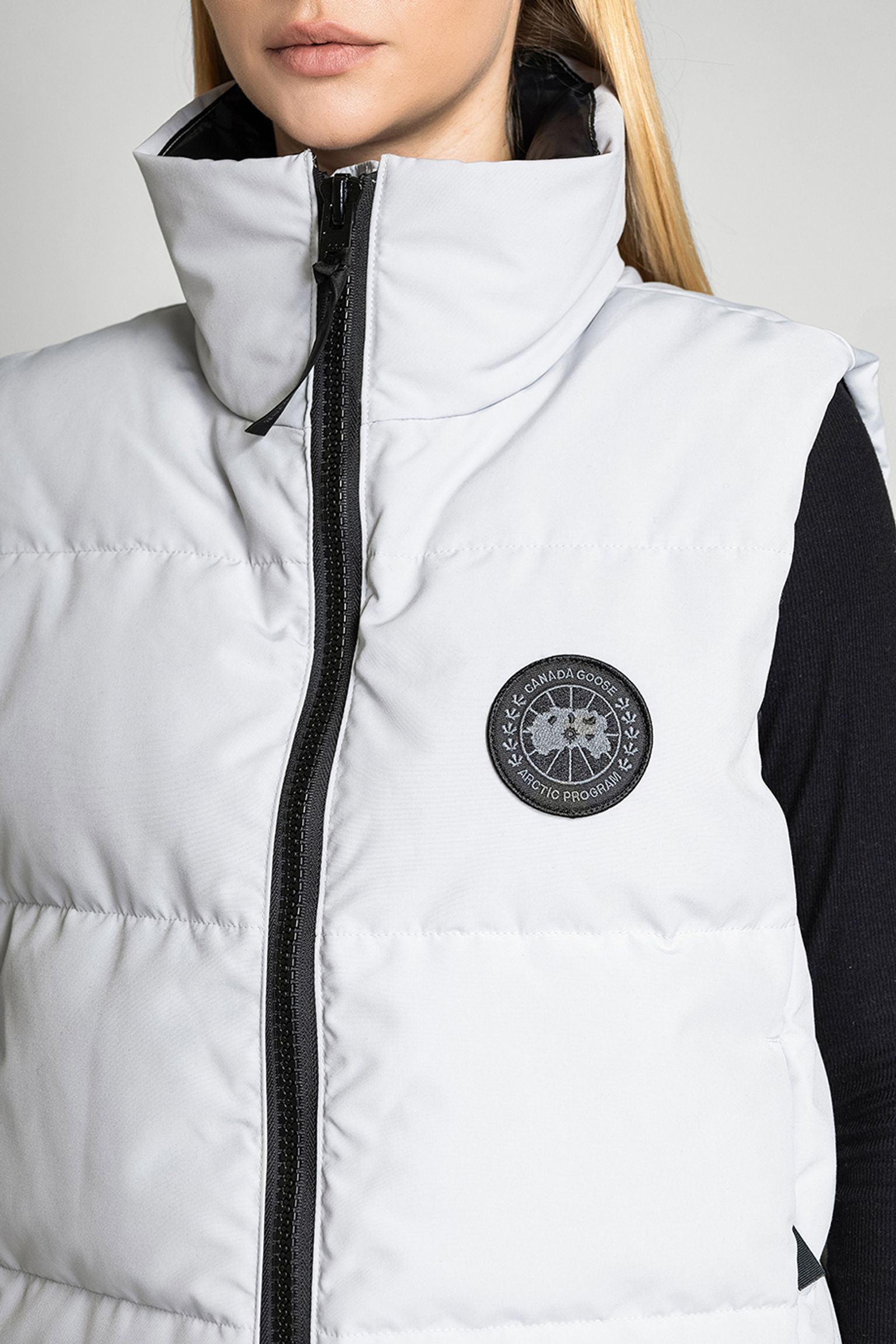 Широкий выбор Жилет пуховый GRANDVIEW CROPPED VEST-BD