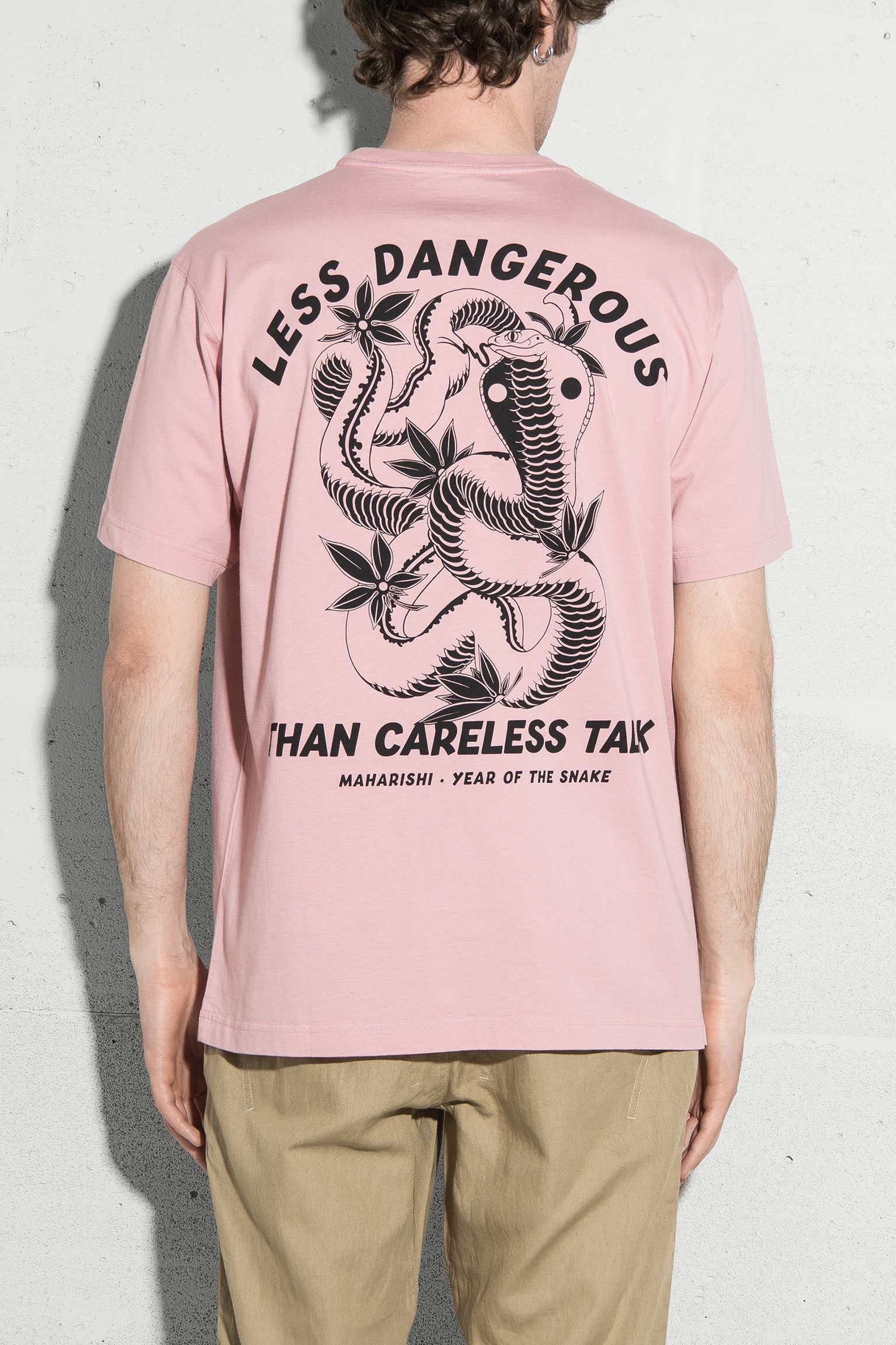 Стильні Футболка Less Dangerous