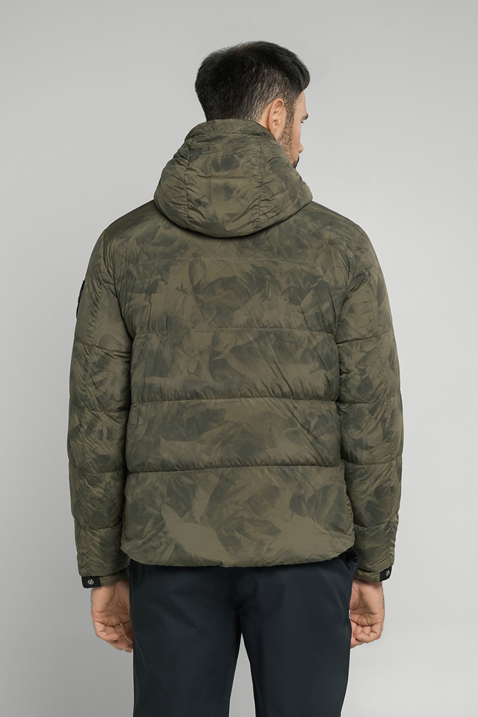 Стильные Пуховик   ULTRALIGHT NYLON ACETIC DYE