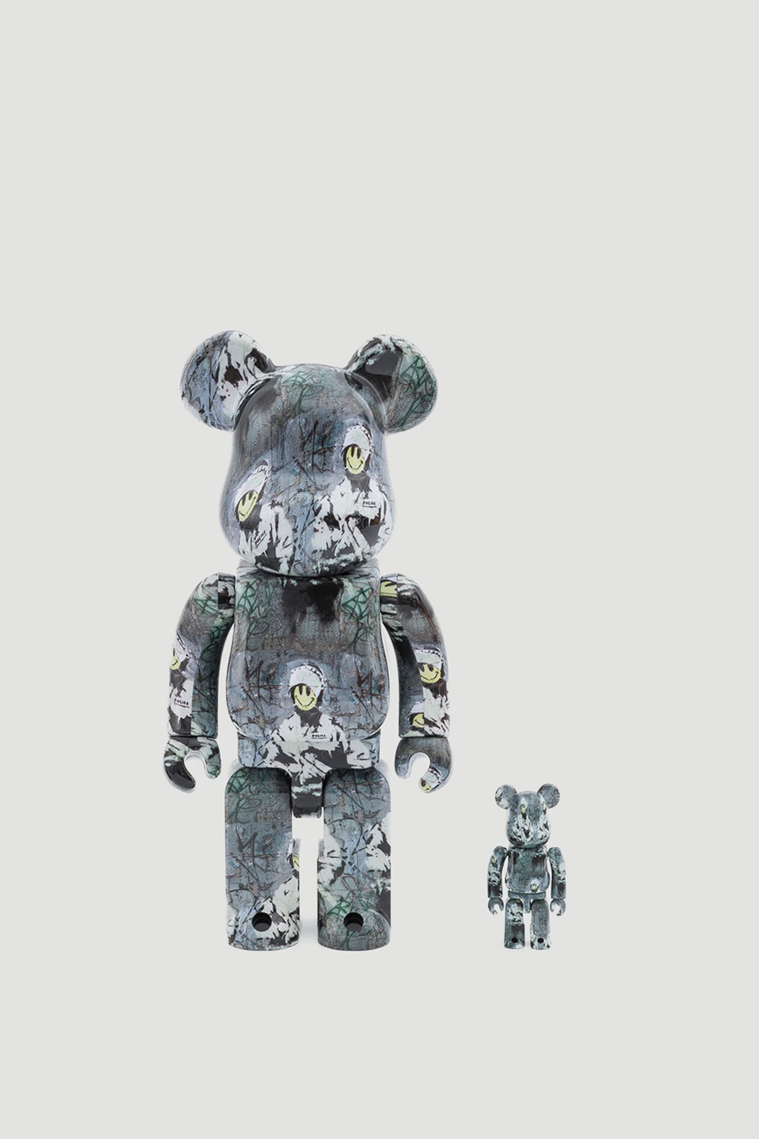 Игрушка BEARBRICK Banksy Riot Cop 100% & 400% SET