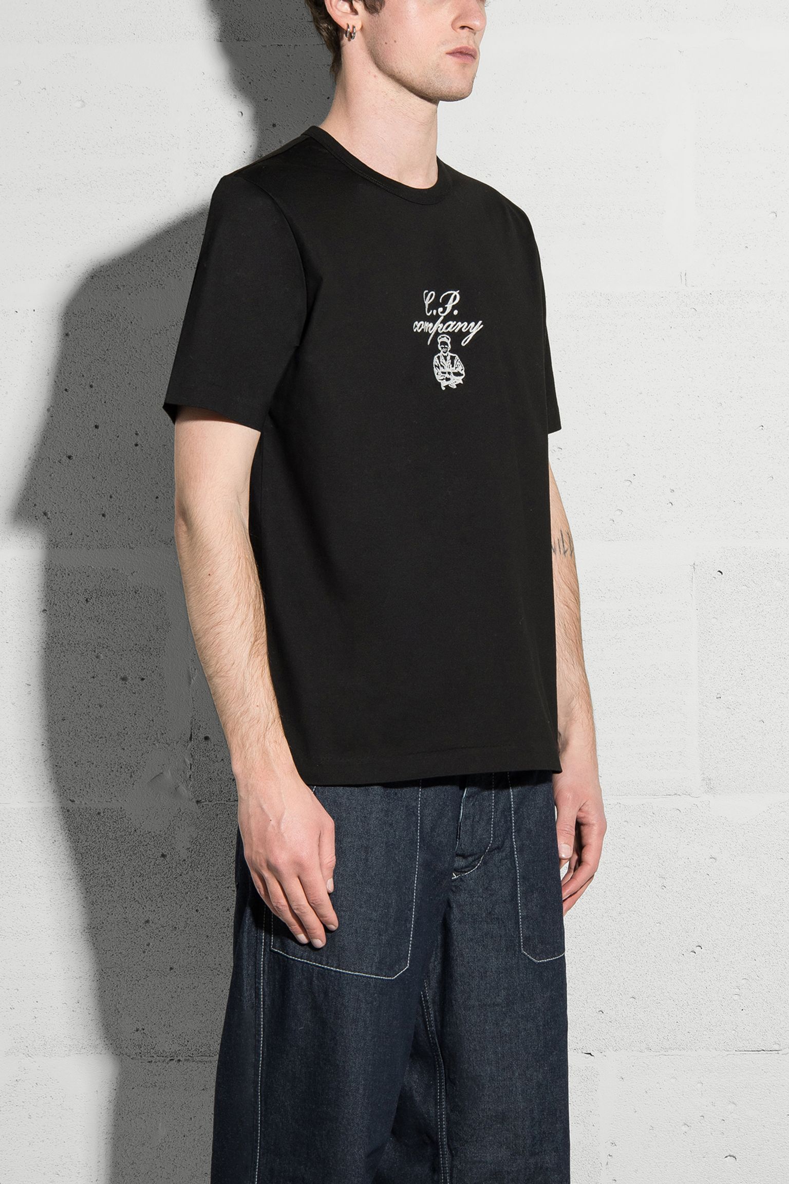 Футболка 30/2 MERCERIZED JERSEY TWISTED EMBROIDERY T-SHIRT с доставкой