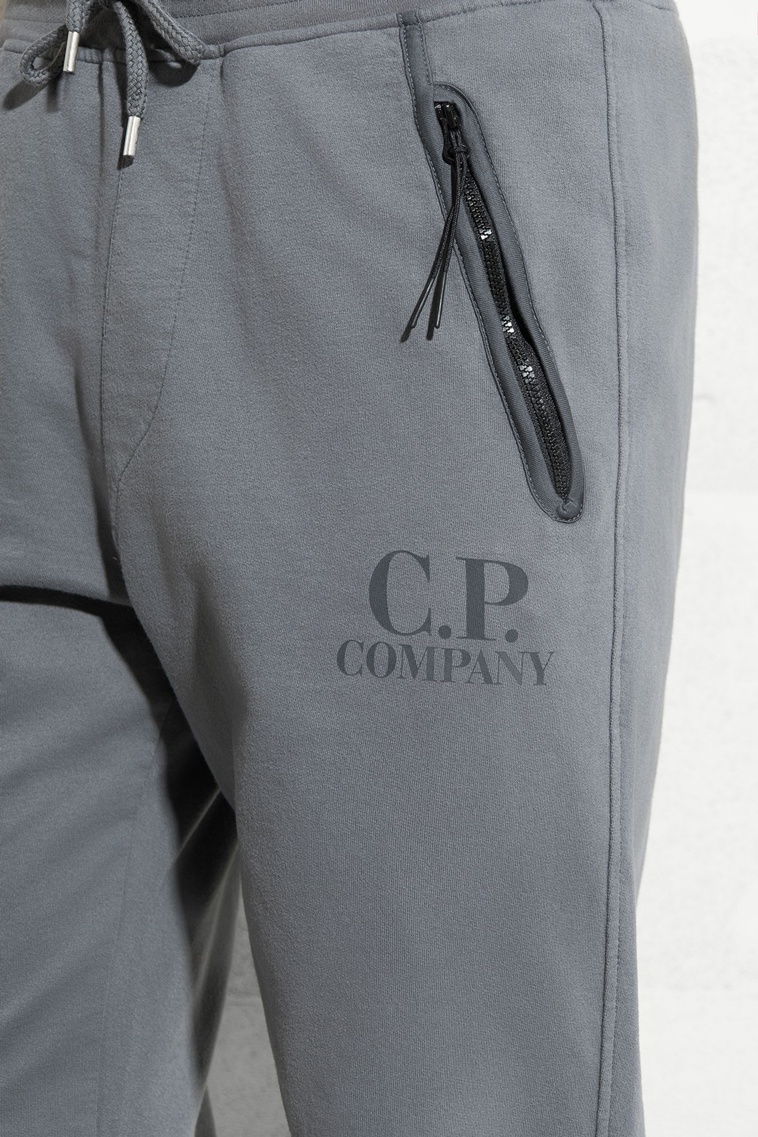 Широкий выбор Спортивные брюки LIGHT FLEECE LOGO