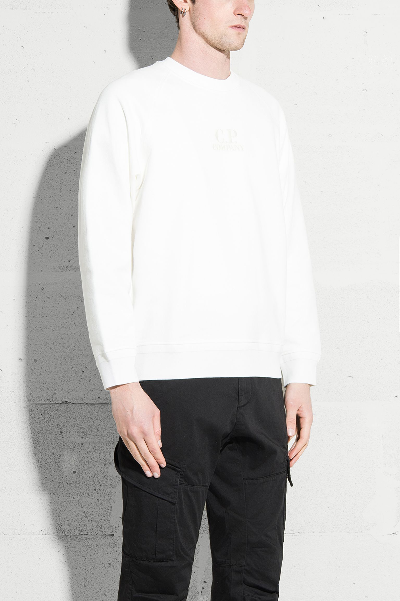 Свитшот DIAGONAL RAISED FLEECE CREW NECK LOGO с доставкой
