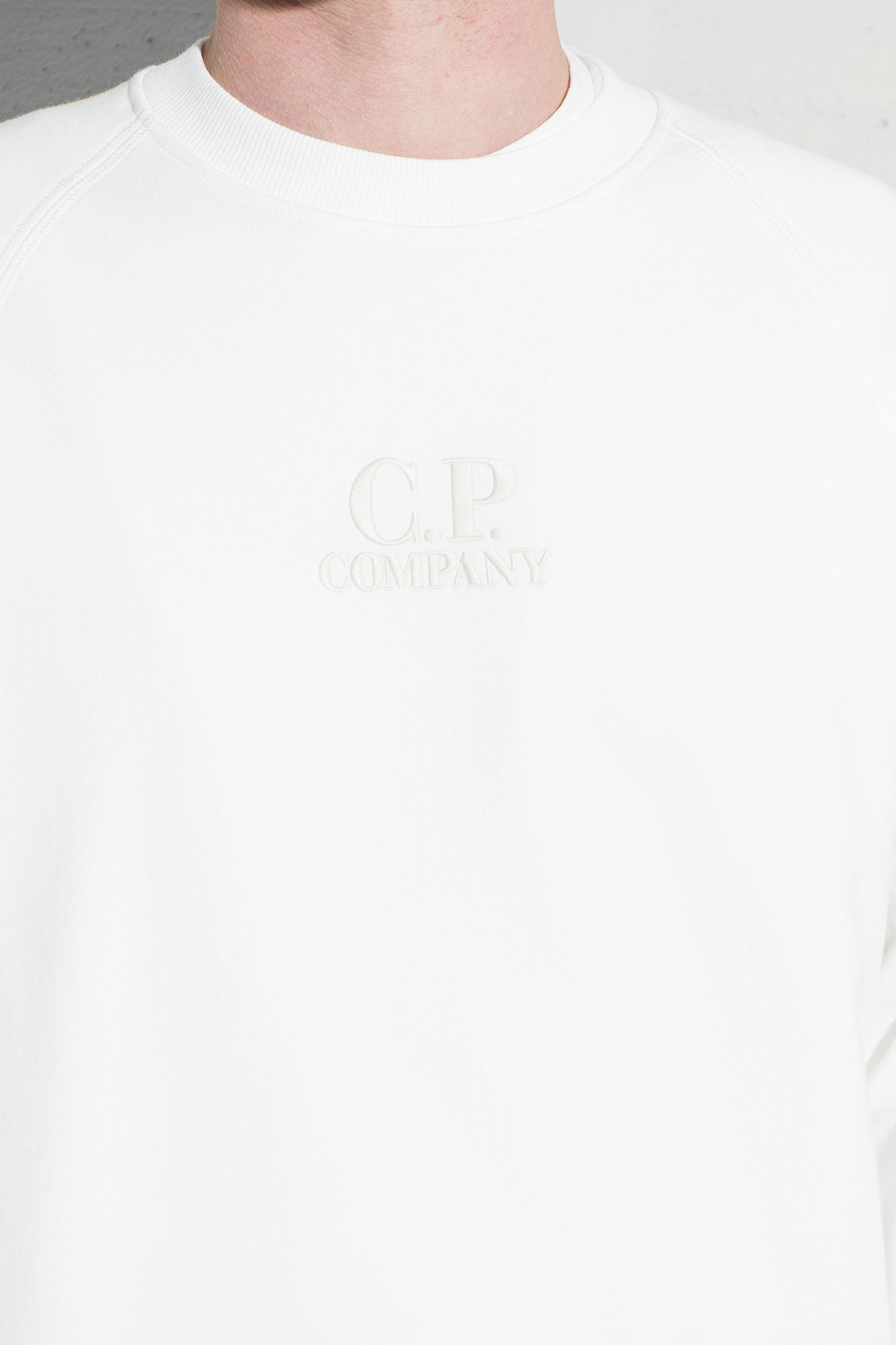 Широкий выбор Свитшот DIAGONAL RAISED FLEECE CREW NECK LOGO