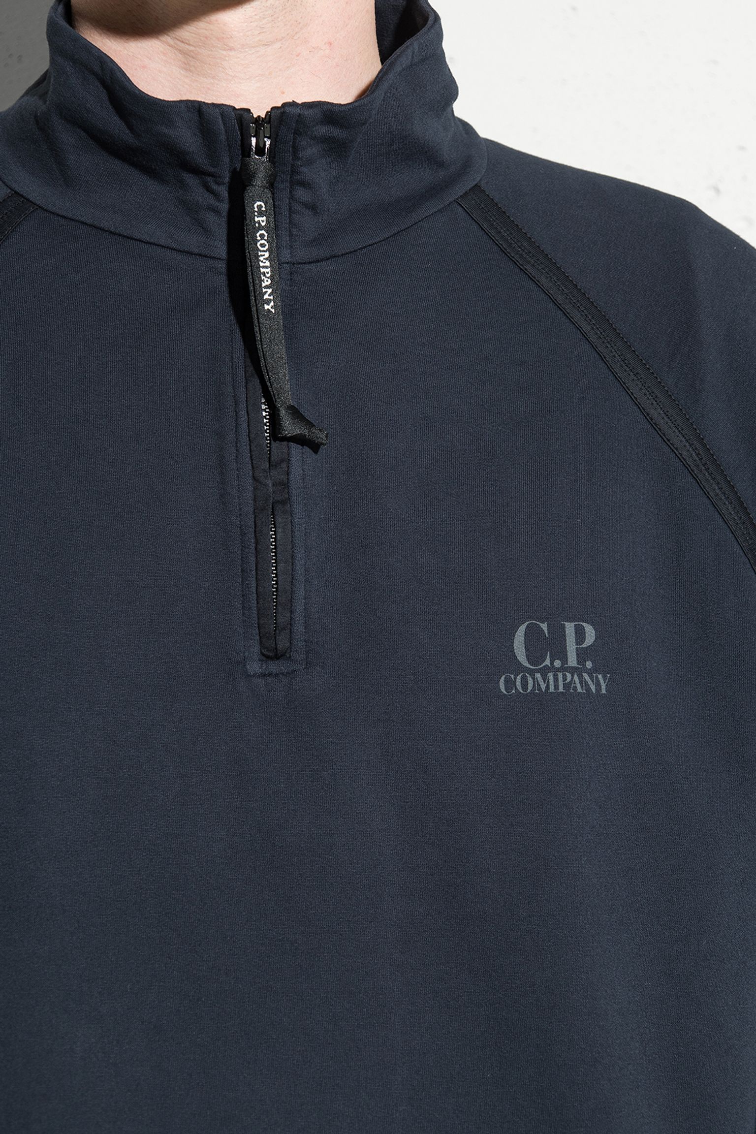 Широкий выбор Свитшот LIGHT FLEECE HALF ZIP LOGO